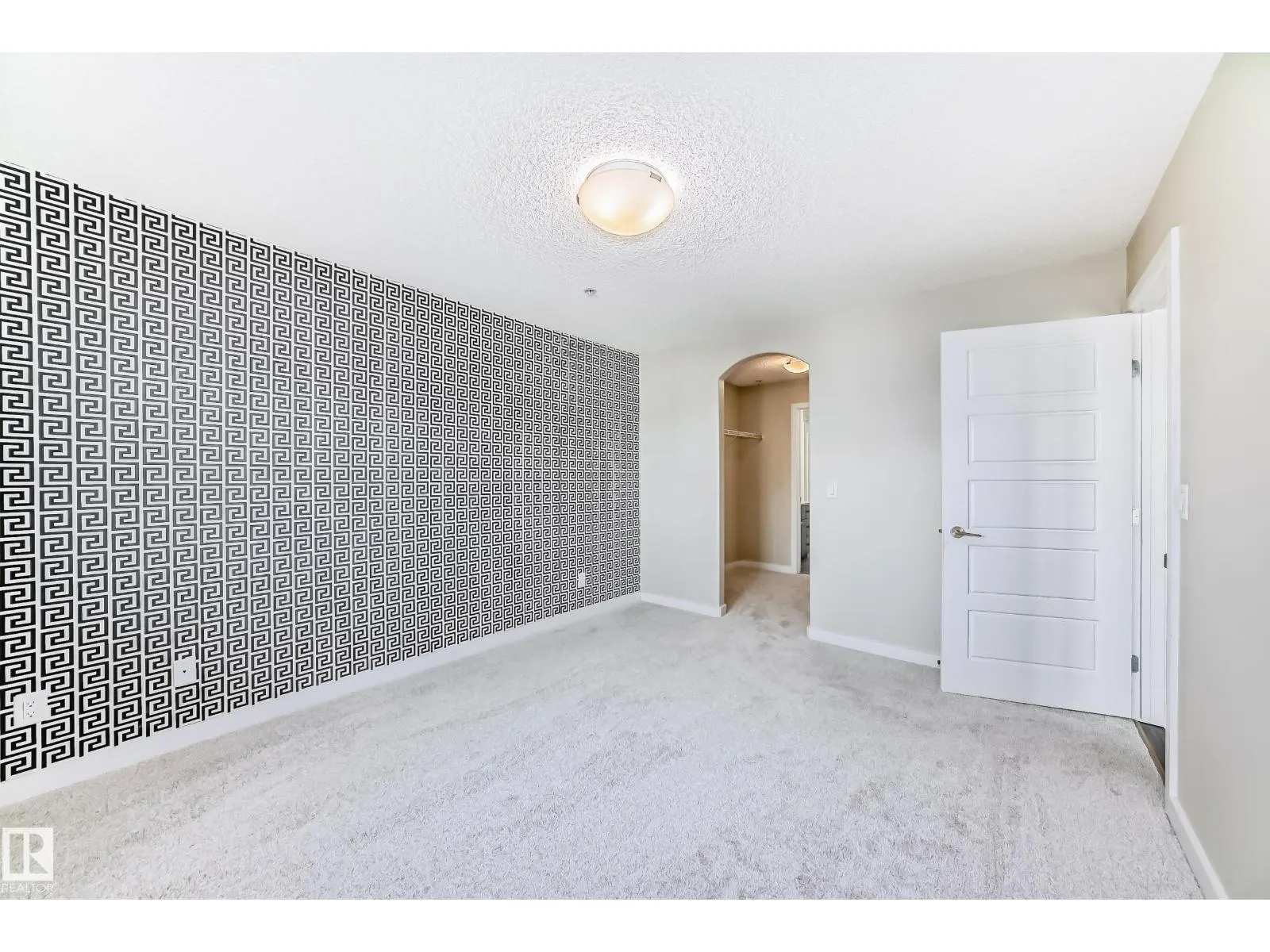 #220 14808 125 ST NW