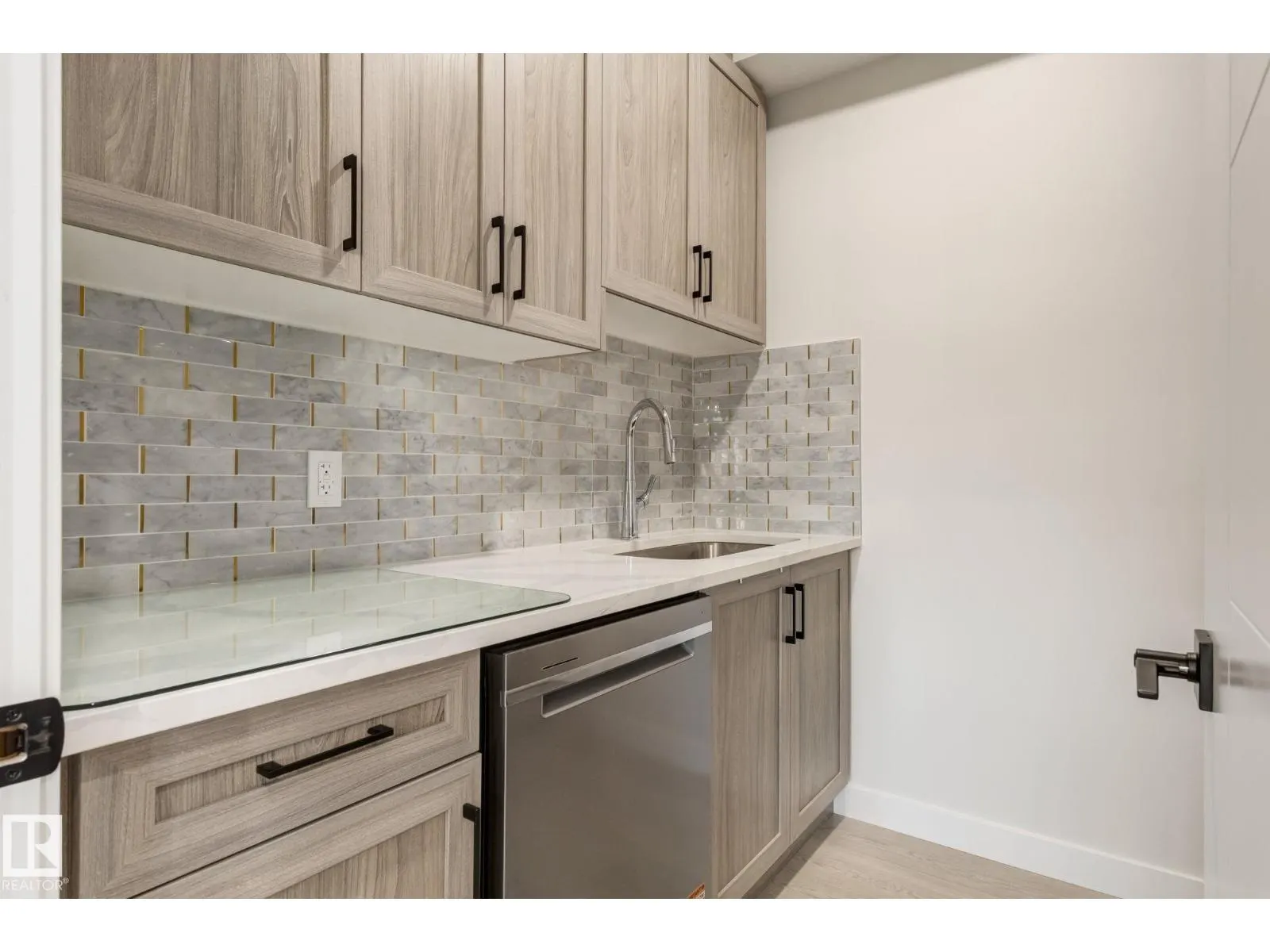 2141 209A ST NW