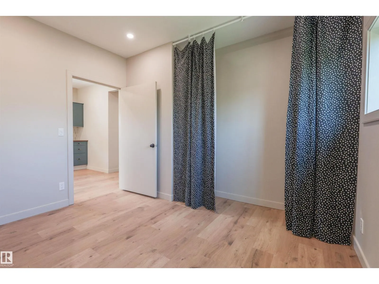 9836 109 ST