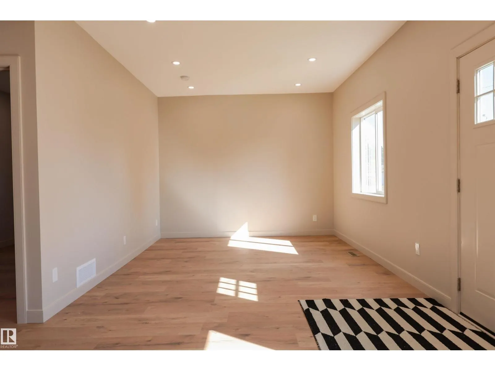 9836 109 ST