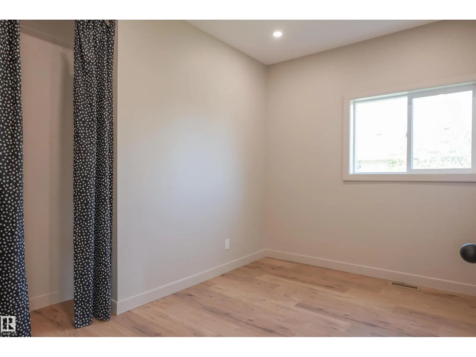 9836 109 ST