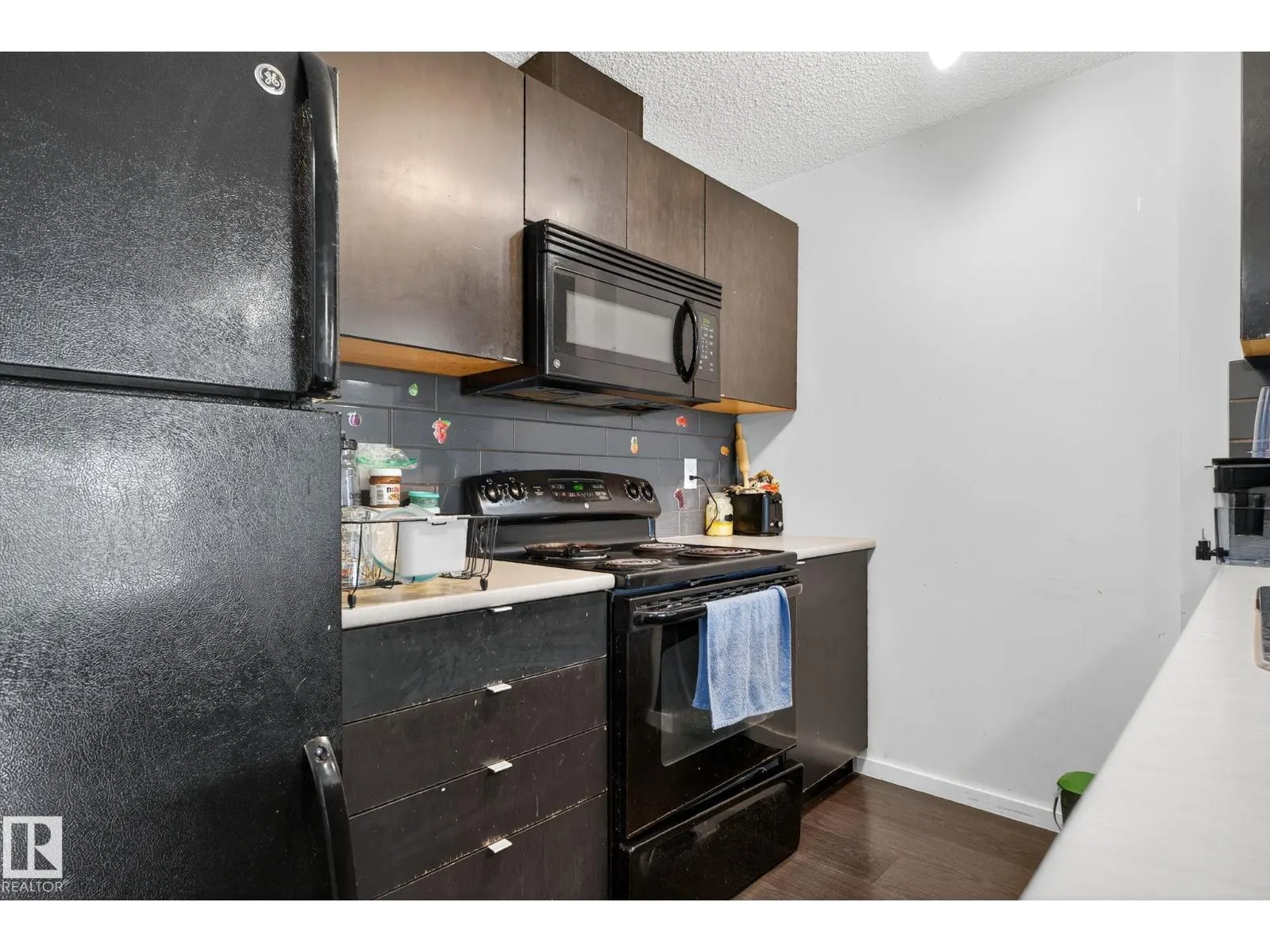 #209 3353 16A NW