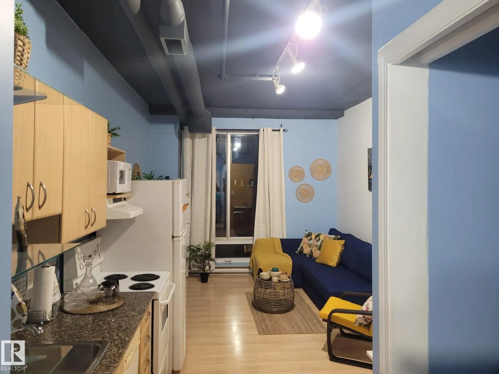 #1704 10024 Jasper AV NW
