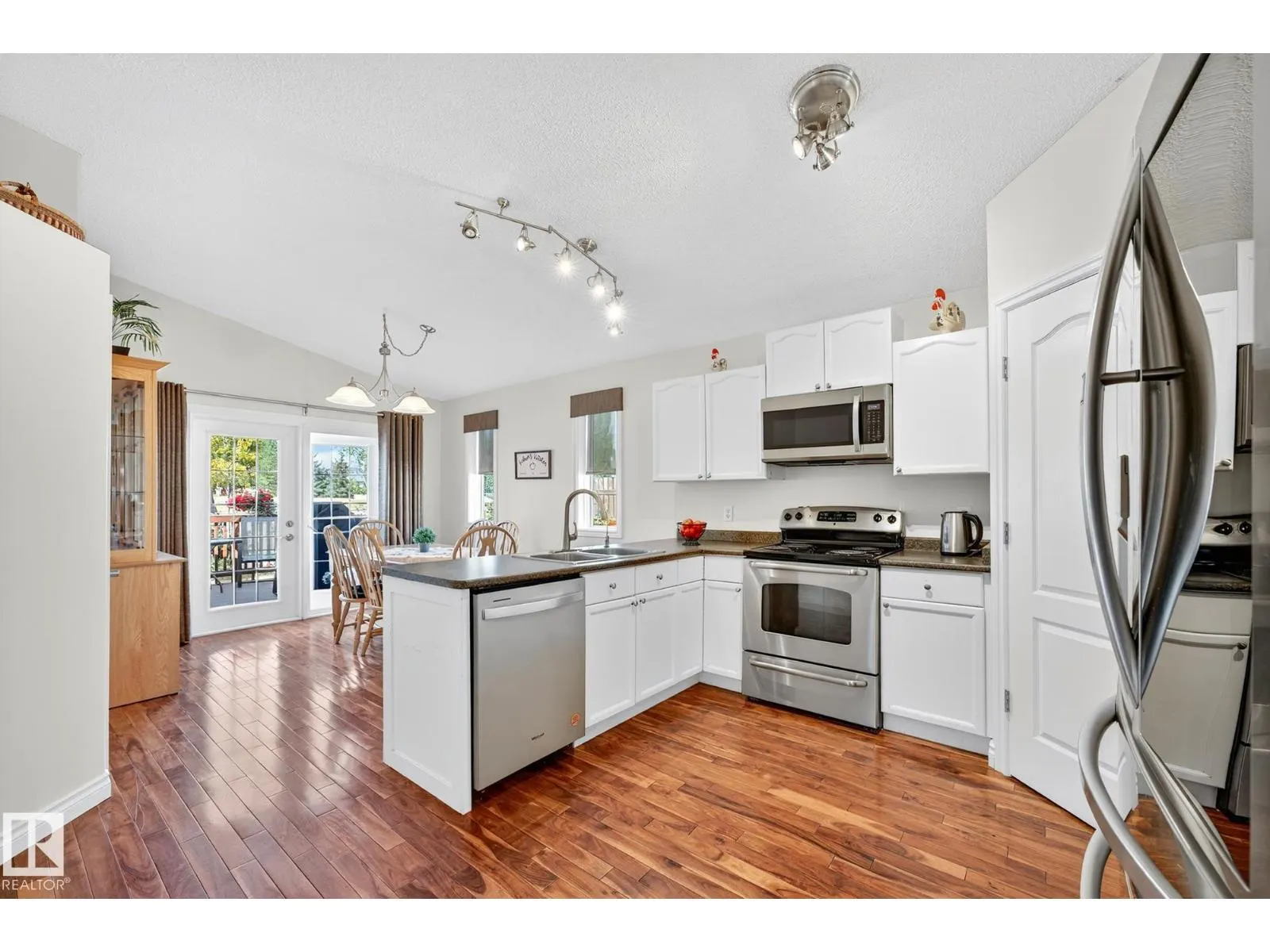 193 LAKEWOOD DR
