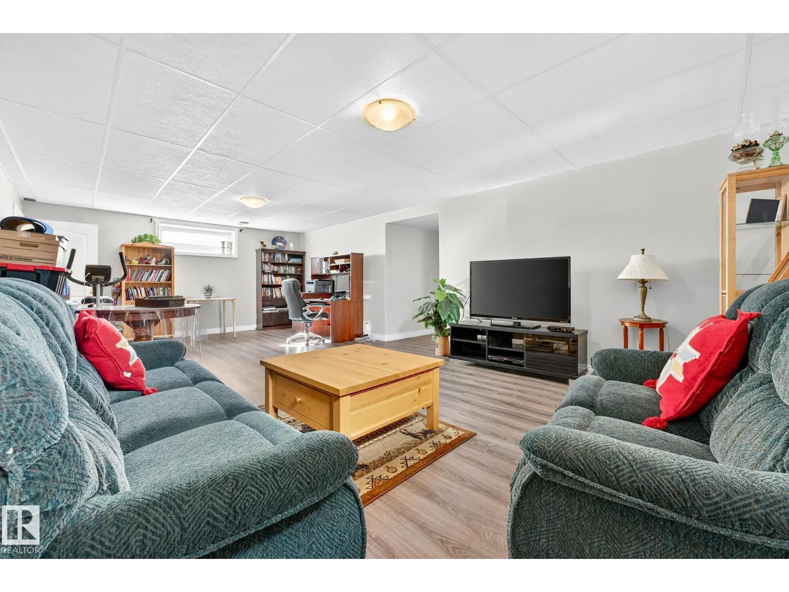 193 LAKEWOOD DR