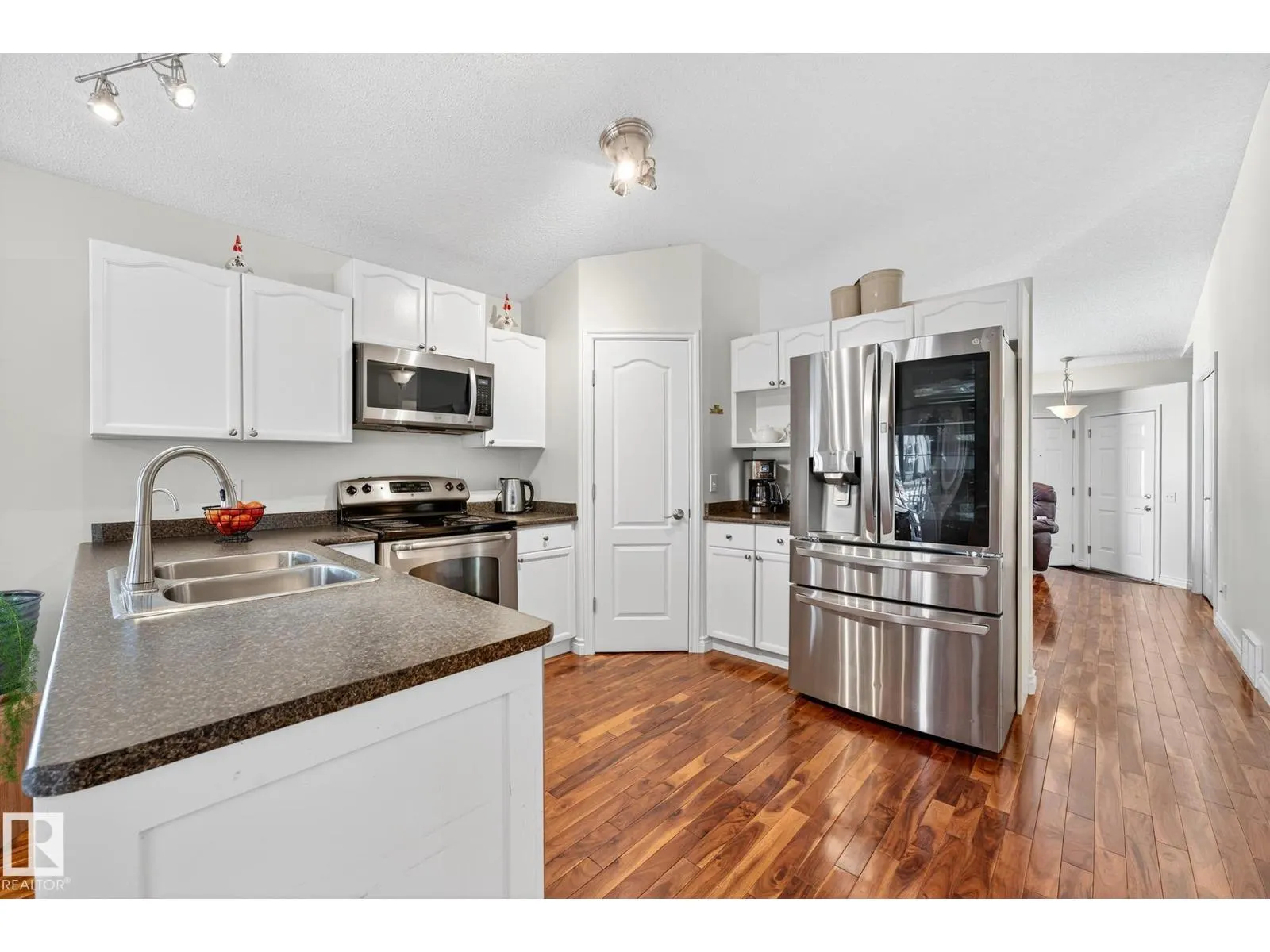 193 LAKEWOOD DR