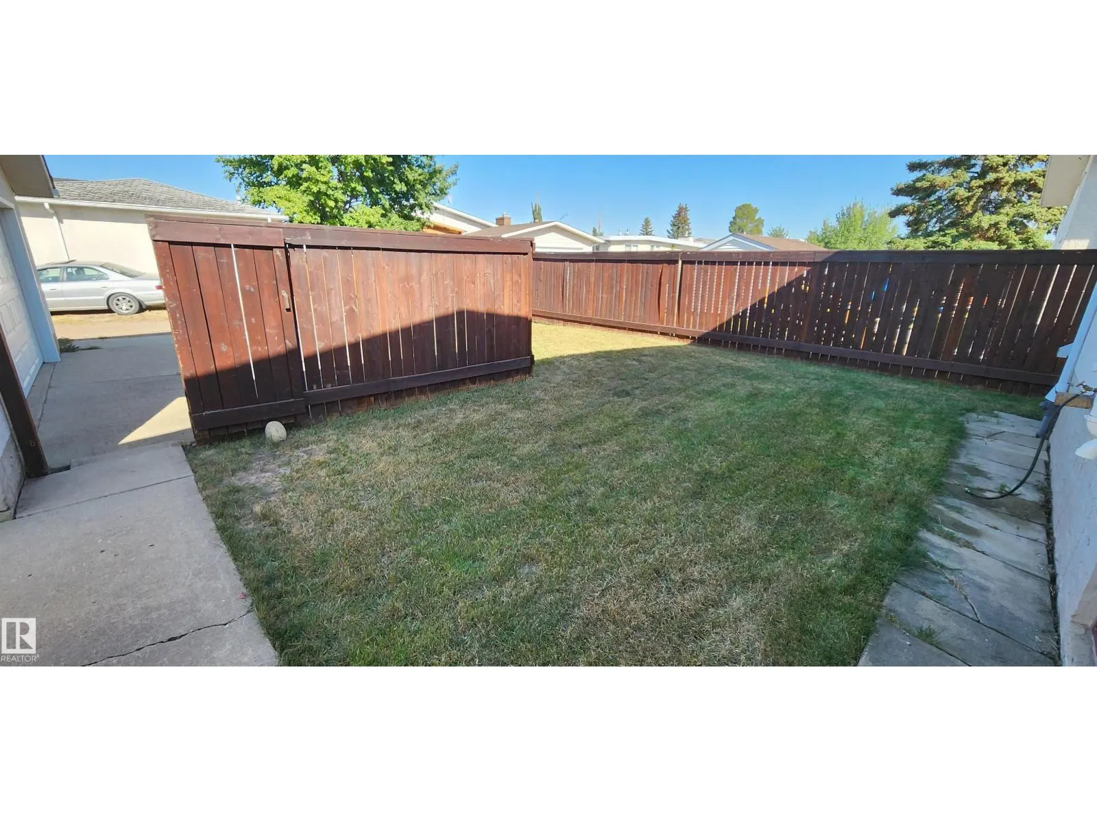 11436 143 AV NW