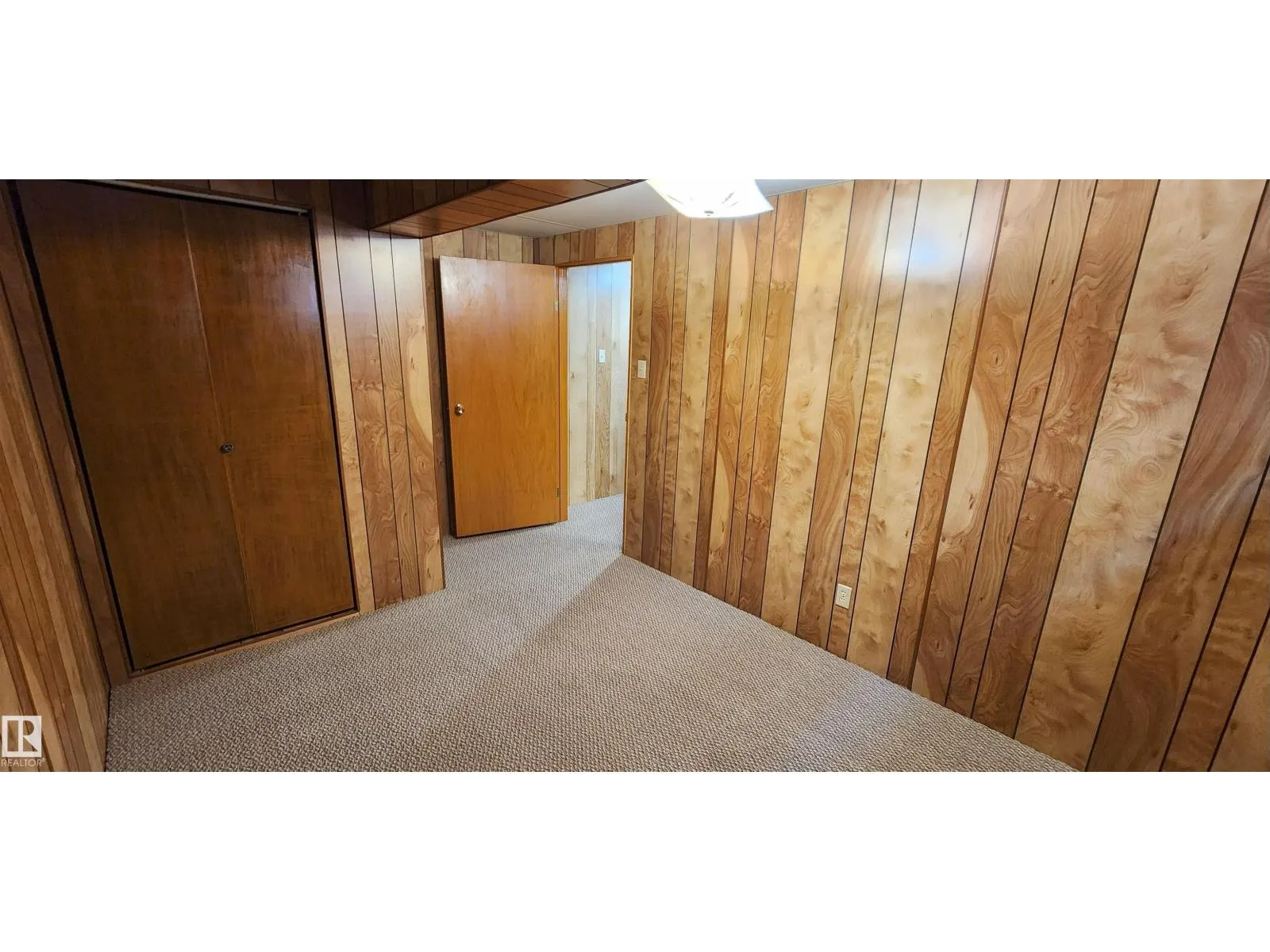 11436 143 AV NW
