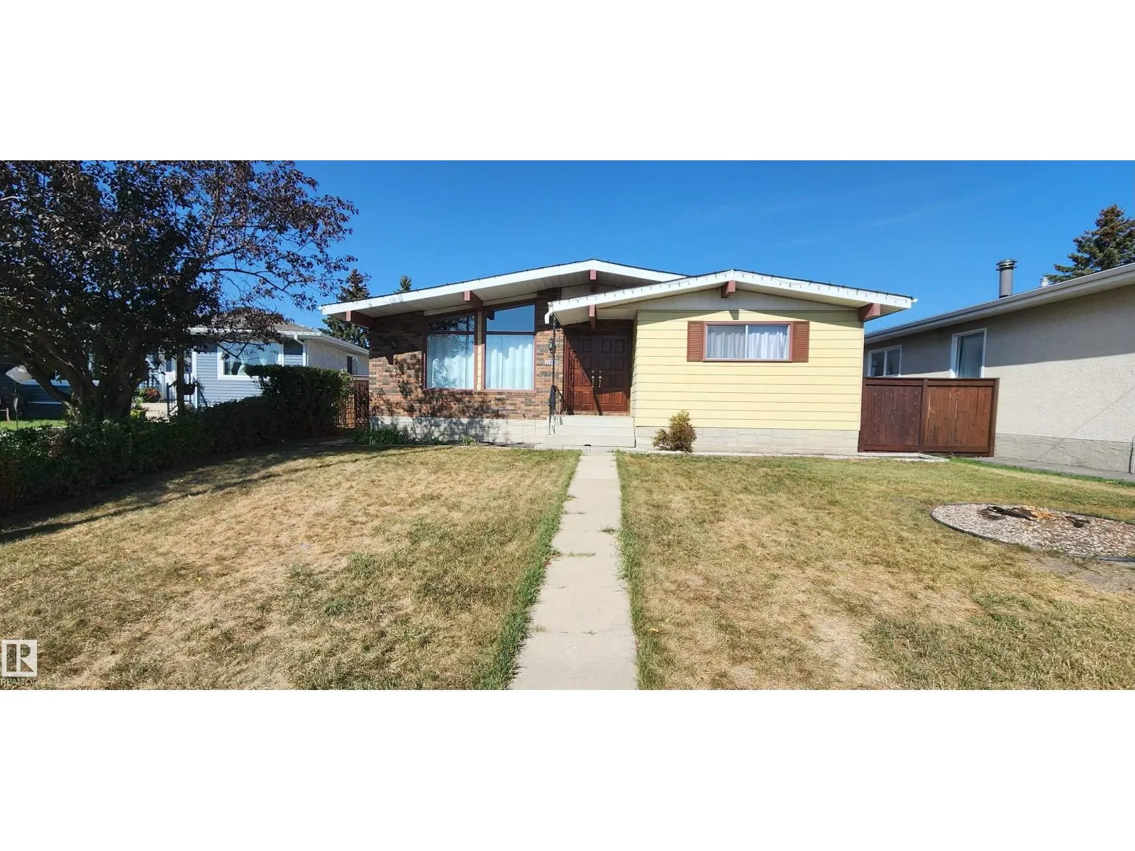 11436 143 AV NW