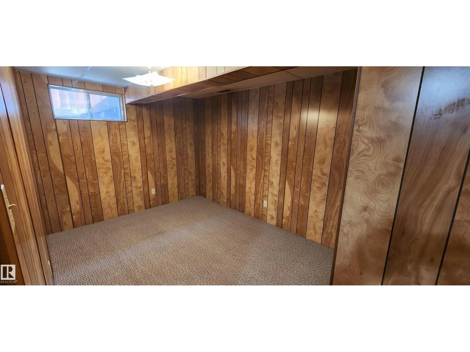 11436 143 AV NW