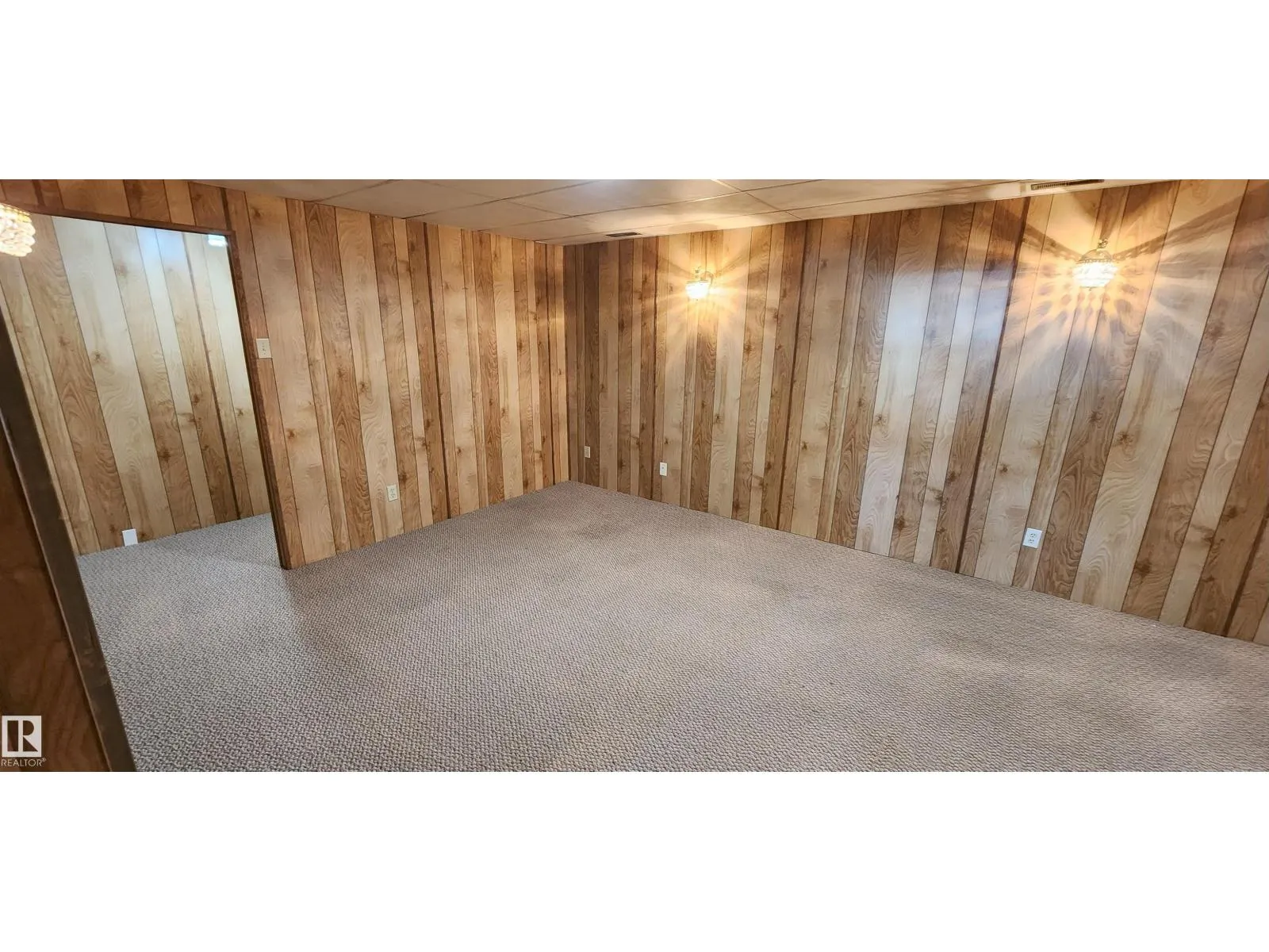 11436 143 AV NW
