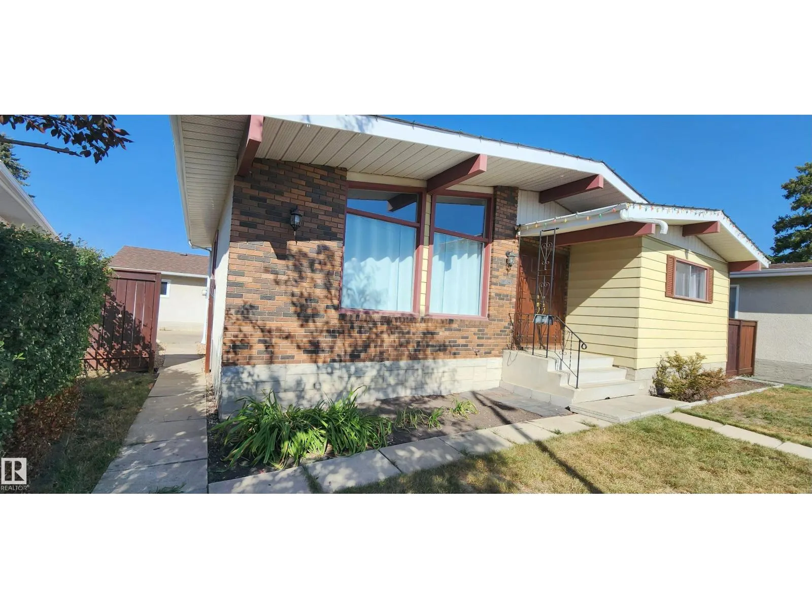 11436 143 AV NW