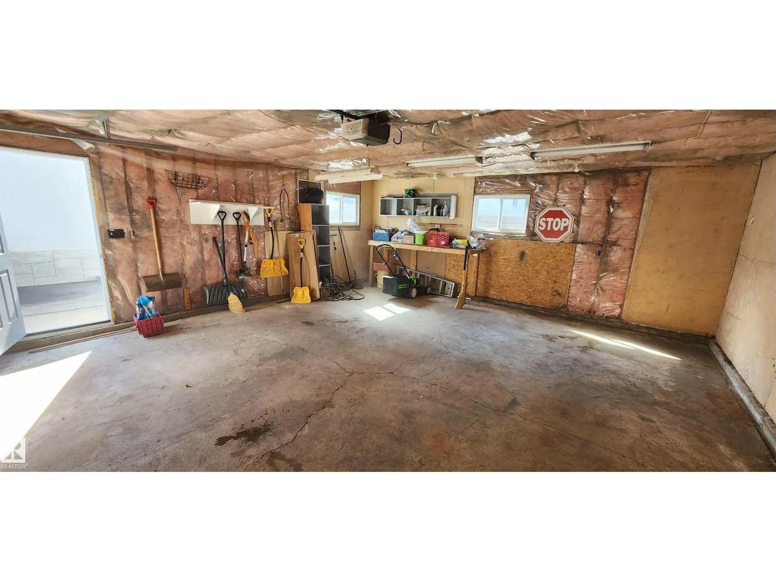 11436 143 AV NW