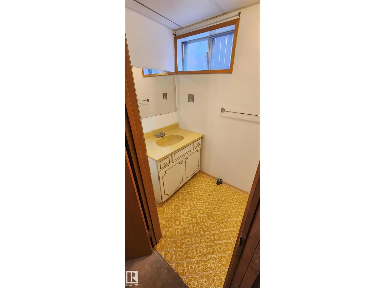 11436 143 AV NW