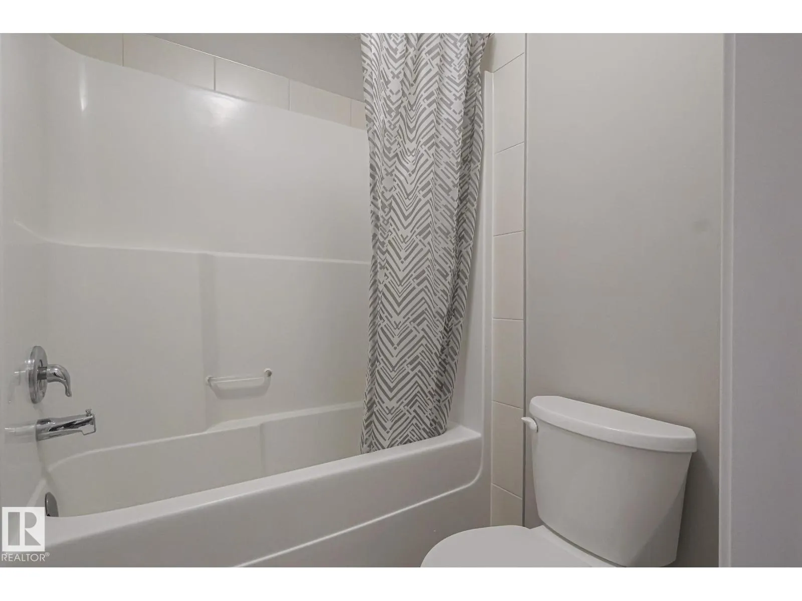 17251 9 AV SW