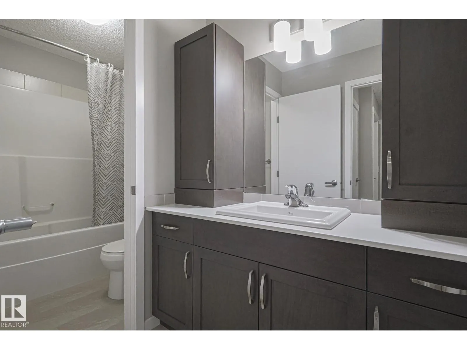 17251 9 AV SW