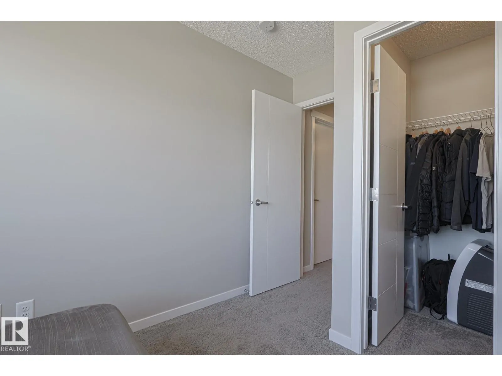17251 9 AV SW