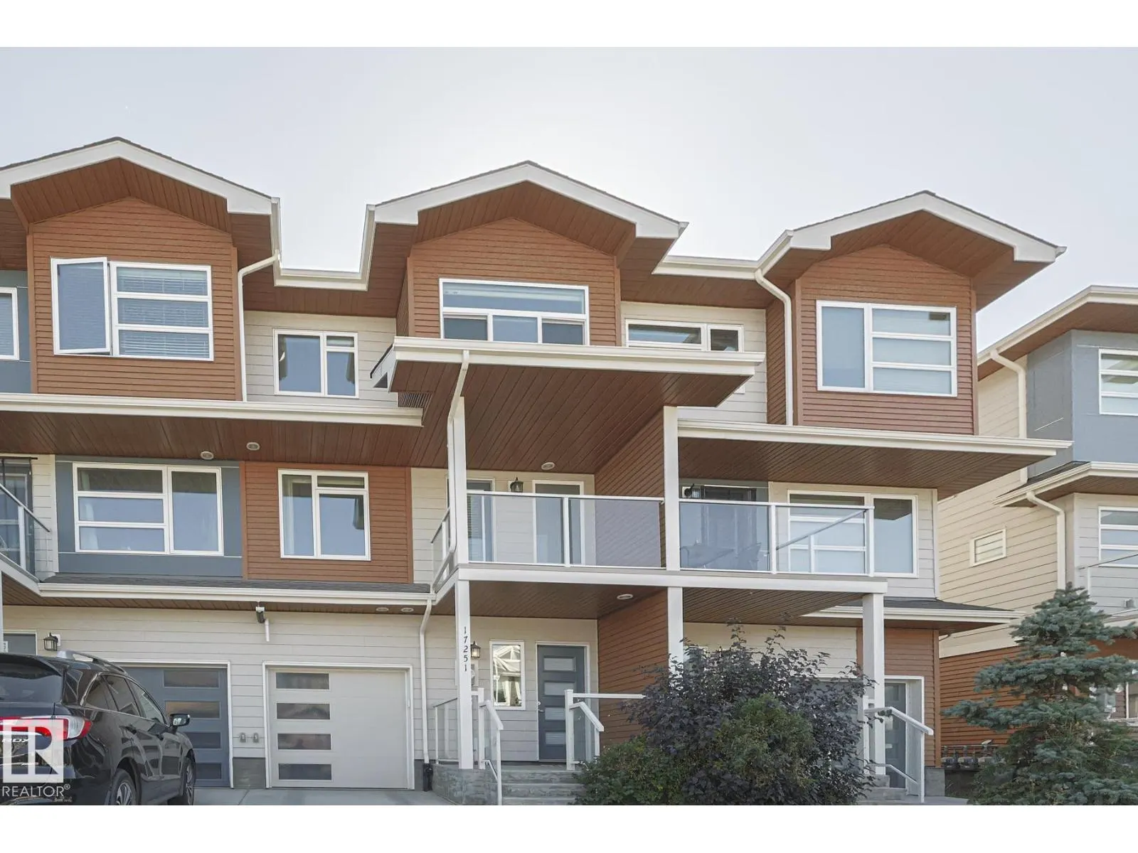 17251 9 AV SW
