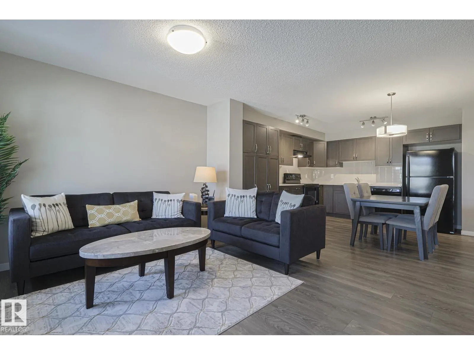 17251 9 AV SW