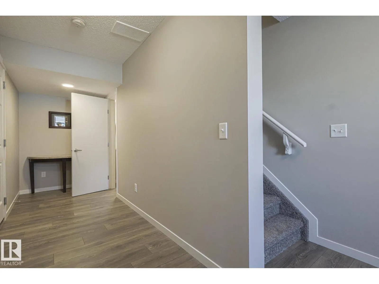 17251 9 AV SW