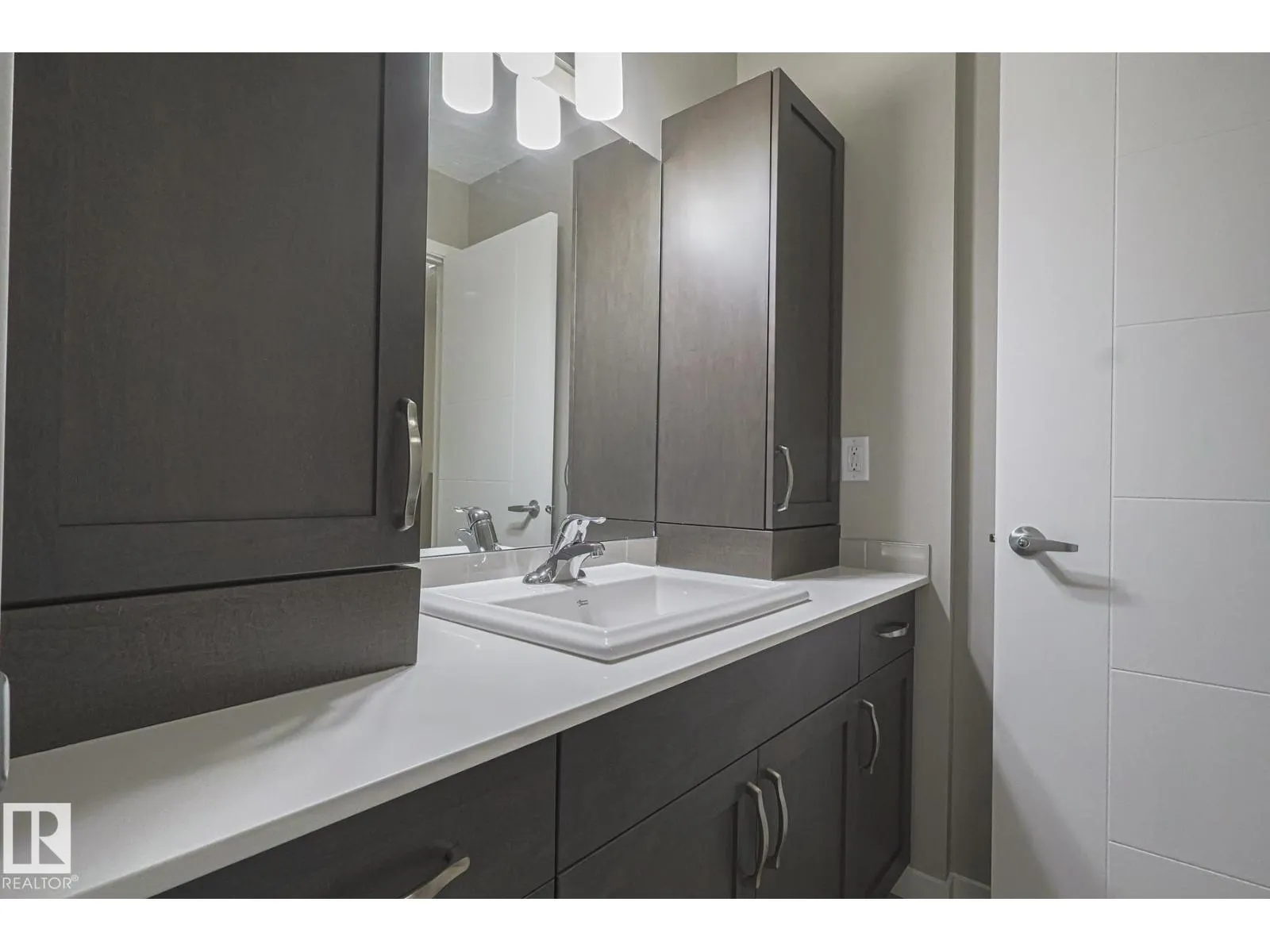 17251 9 AV SW