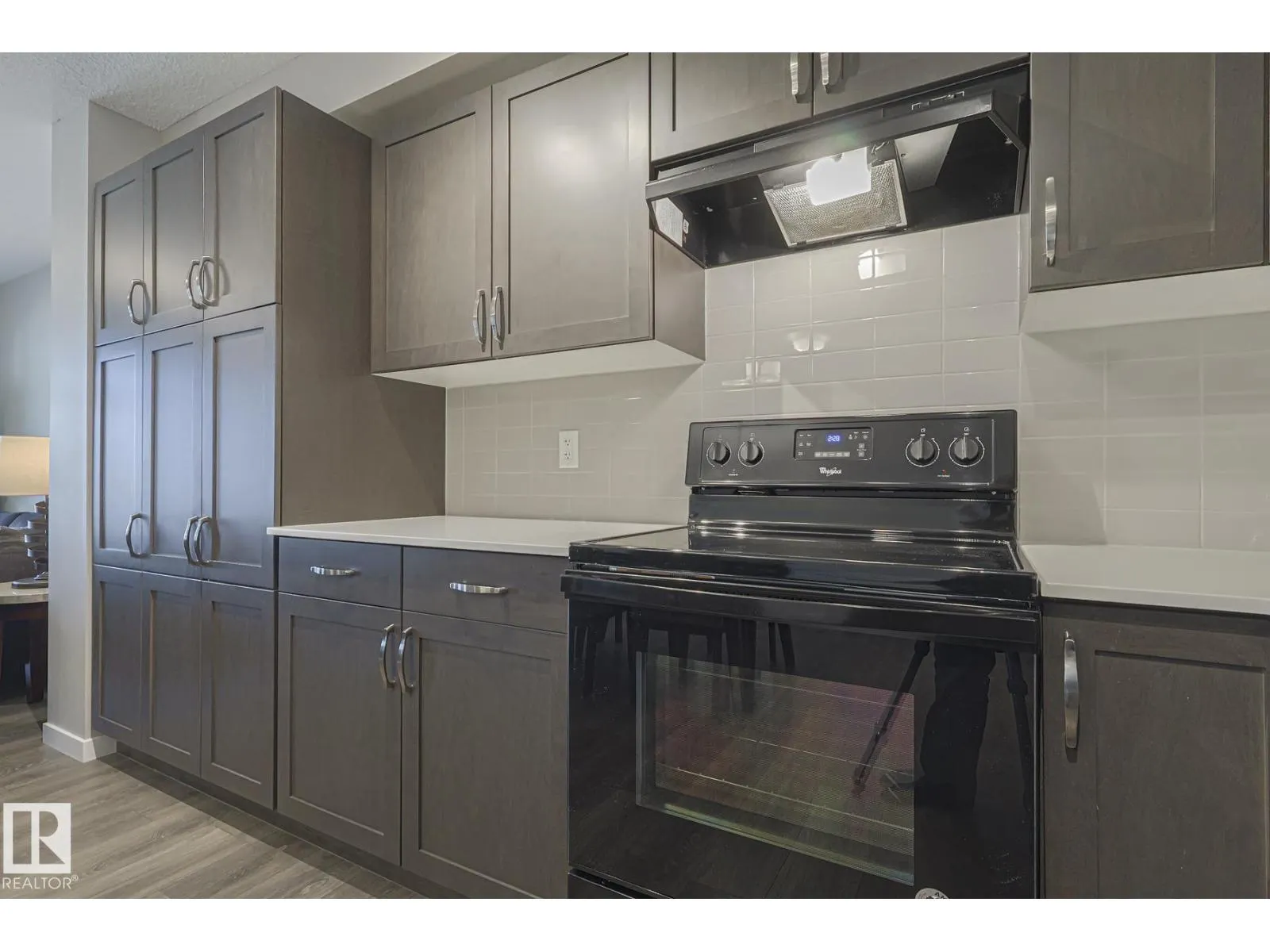 17251 9 AV SW