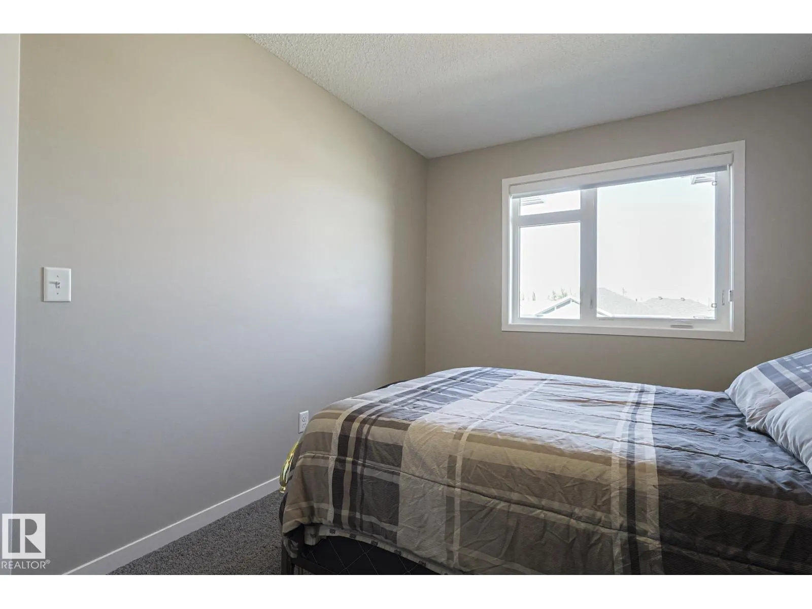 17251 9 AV SW