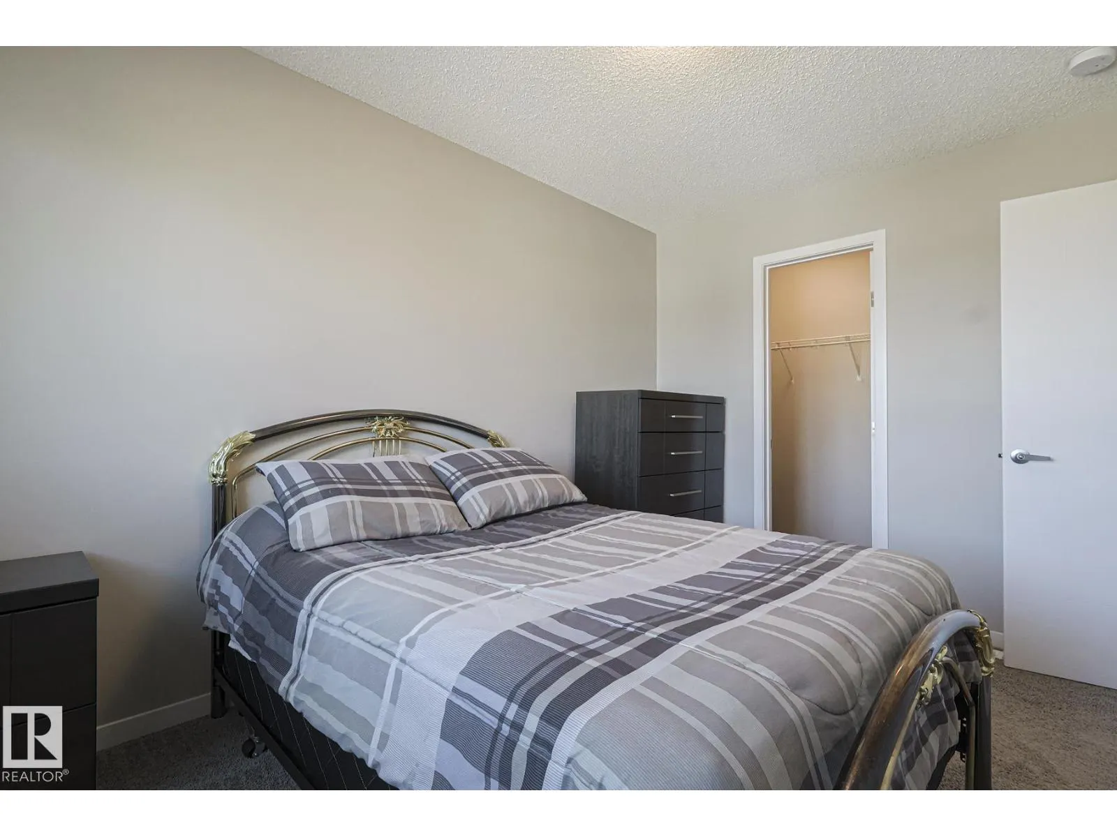 17251 9 AV SW