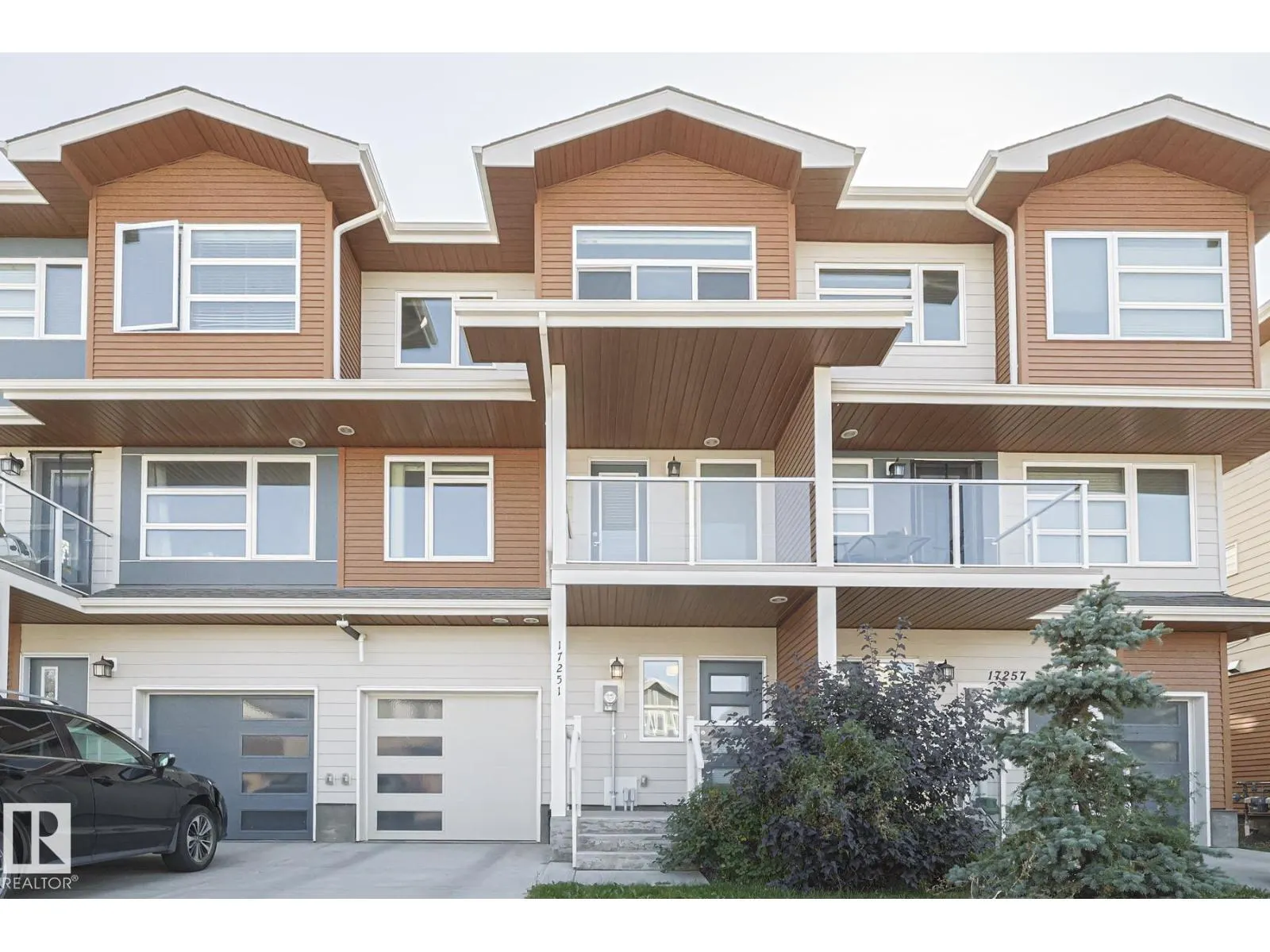17251 9 AV SW