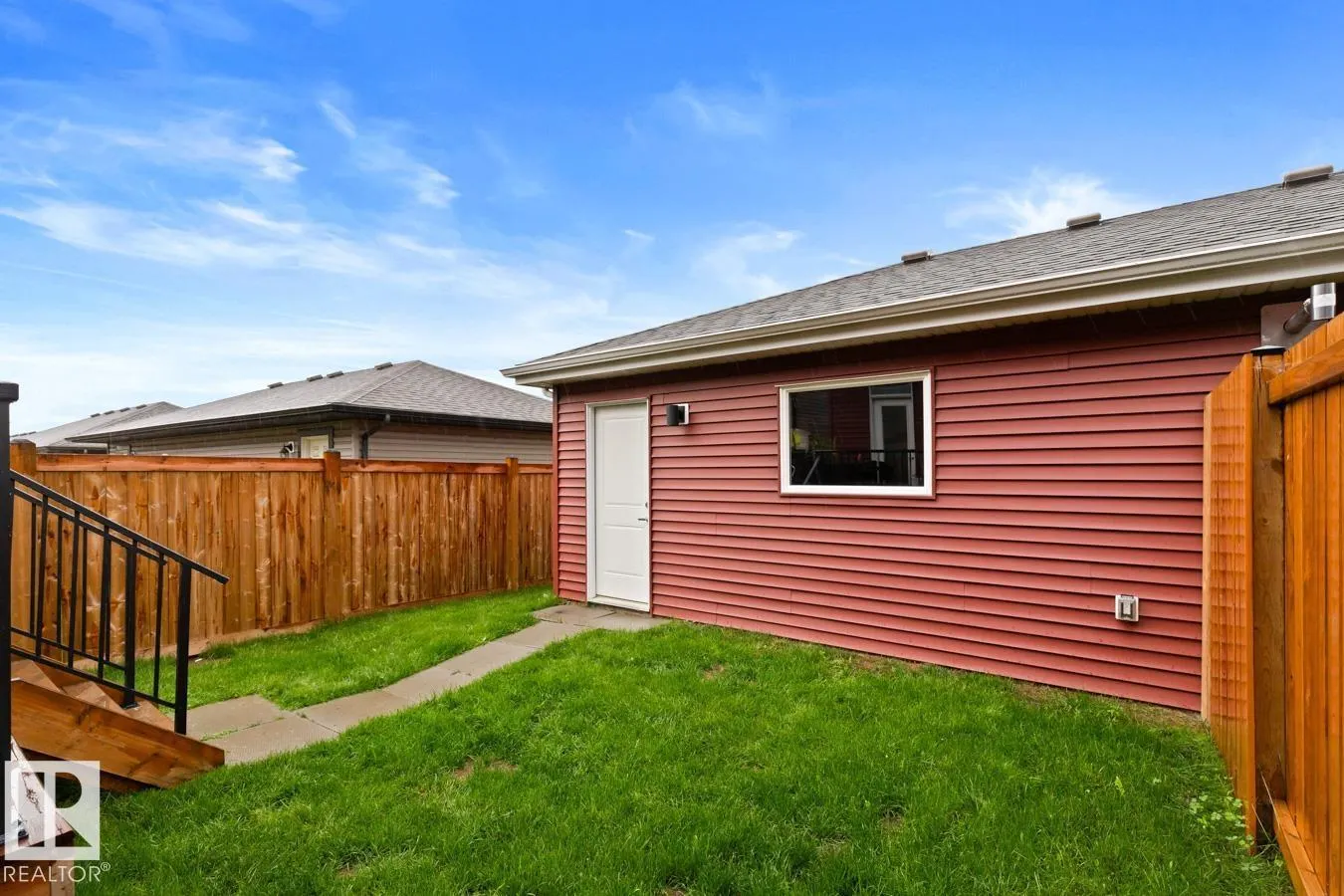 2147 MAPLE RD NW
