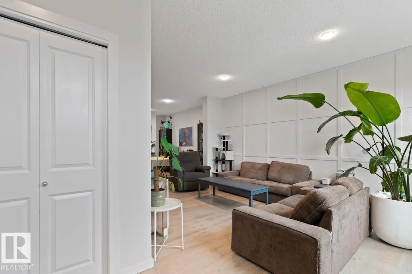 2147 MAPLE RD NW
