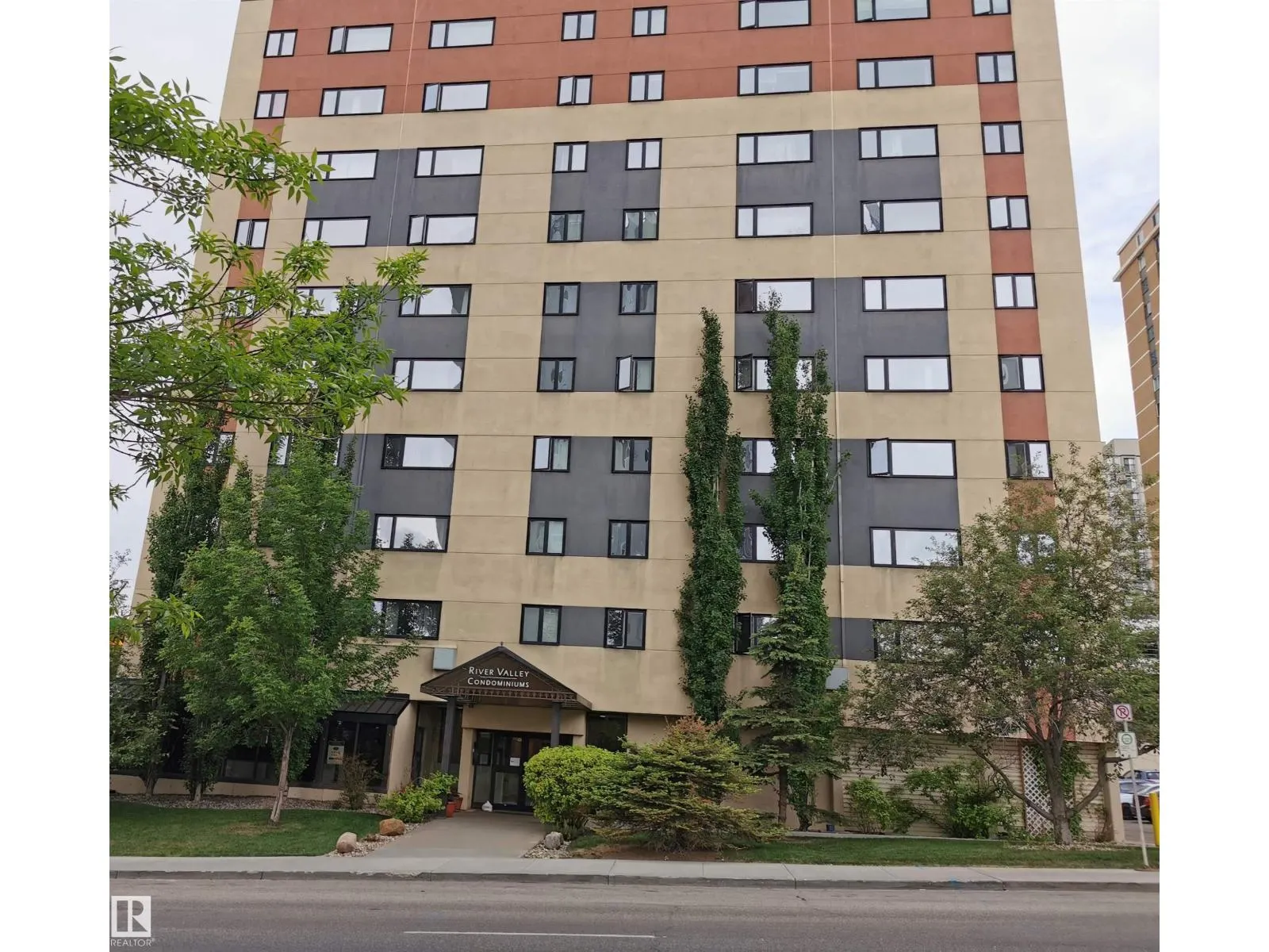9710 105 ST NW