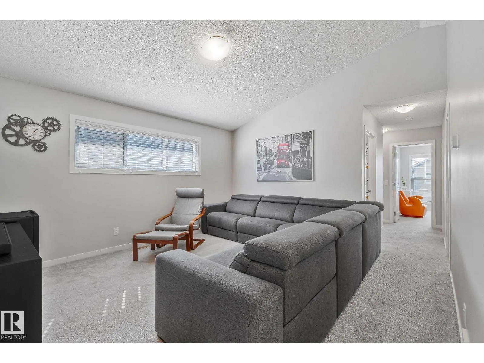 17611 76 ST NW