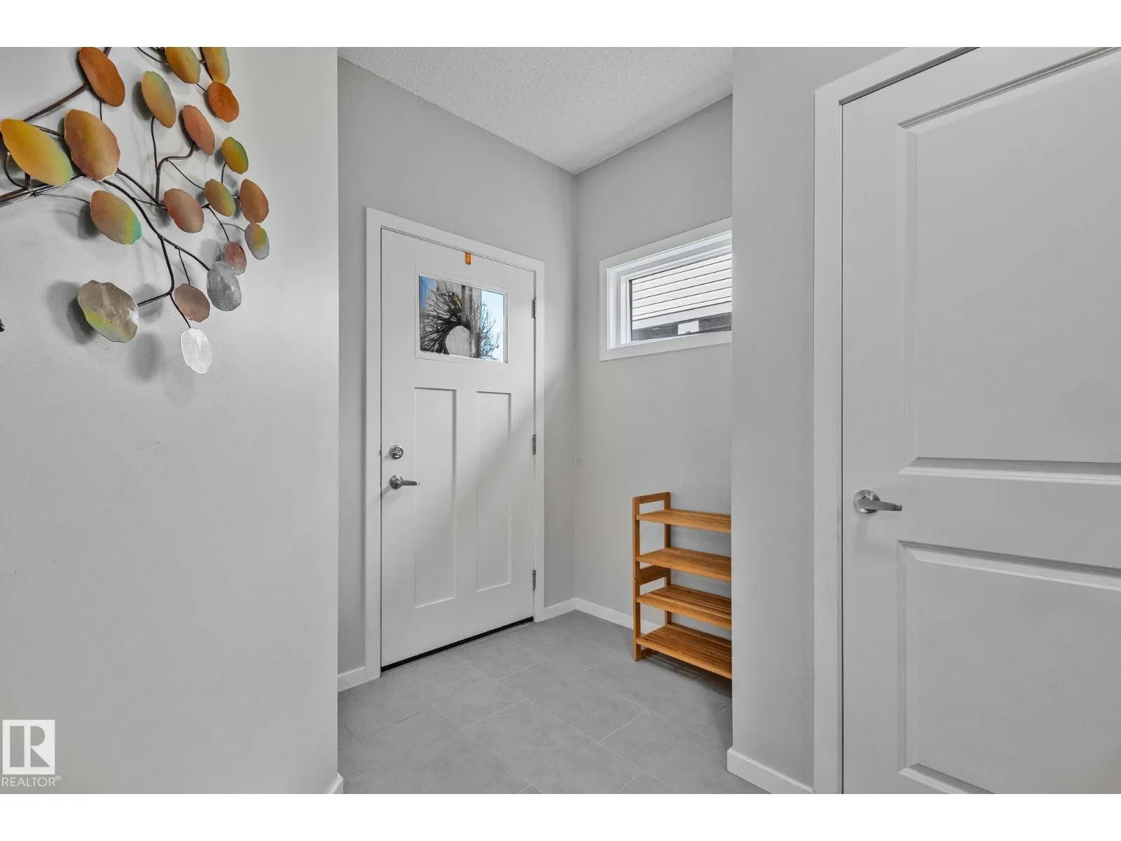 17611 76 ST NW