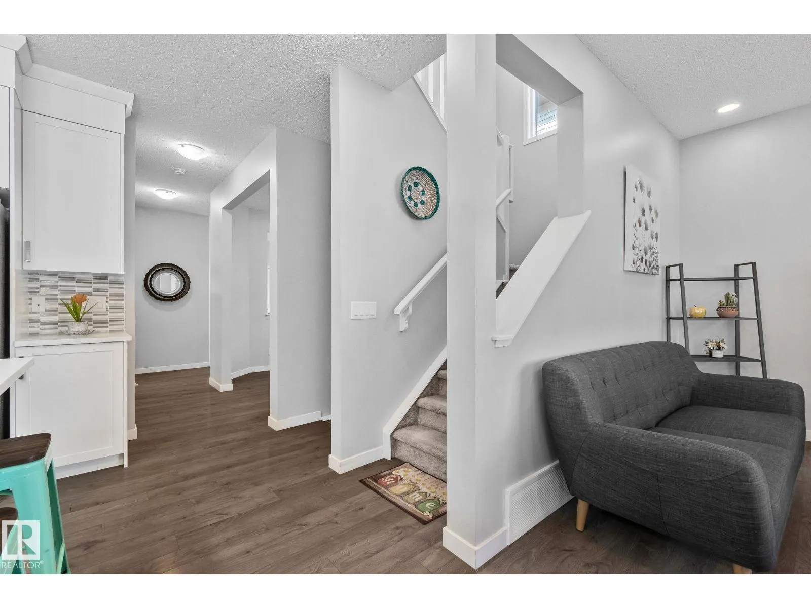 17611 76 ST NW