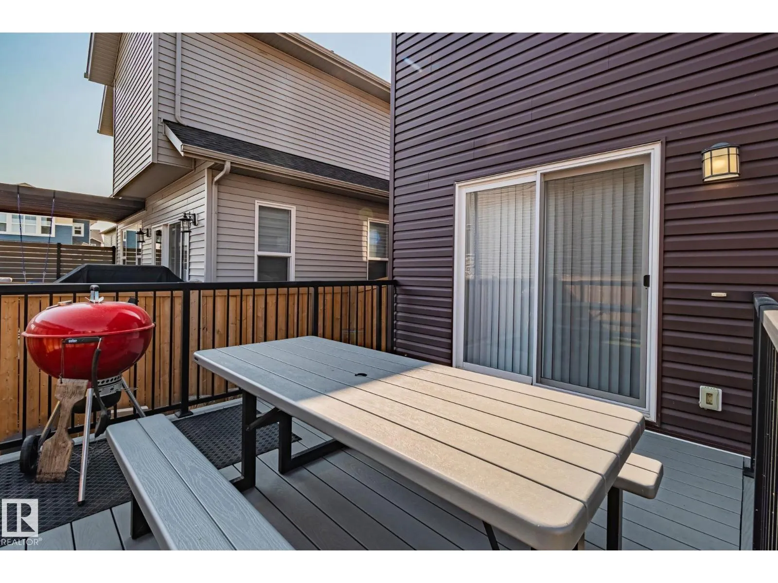 17611 76 ST NW