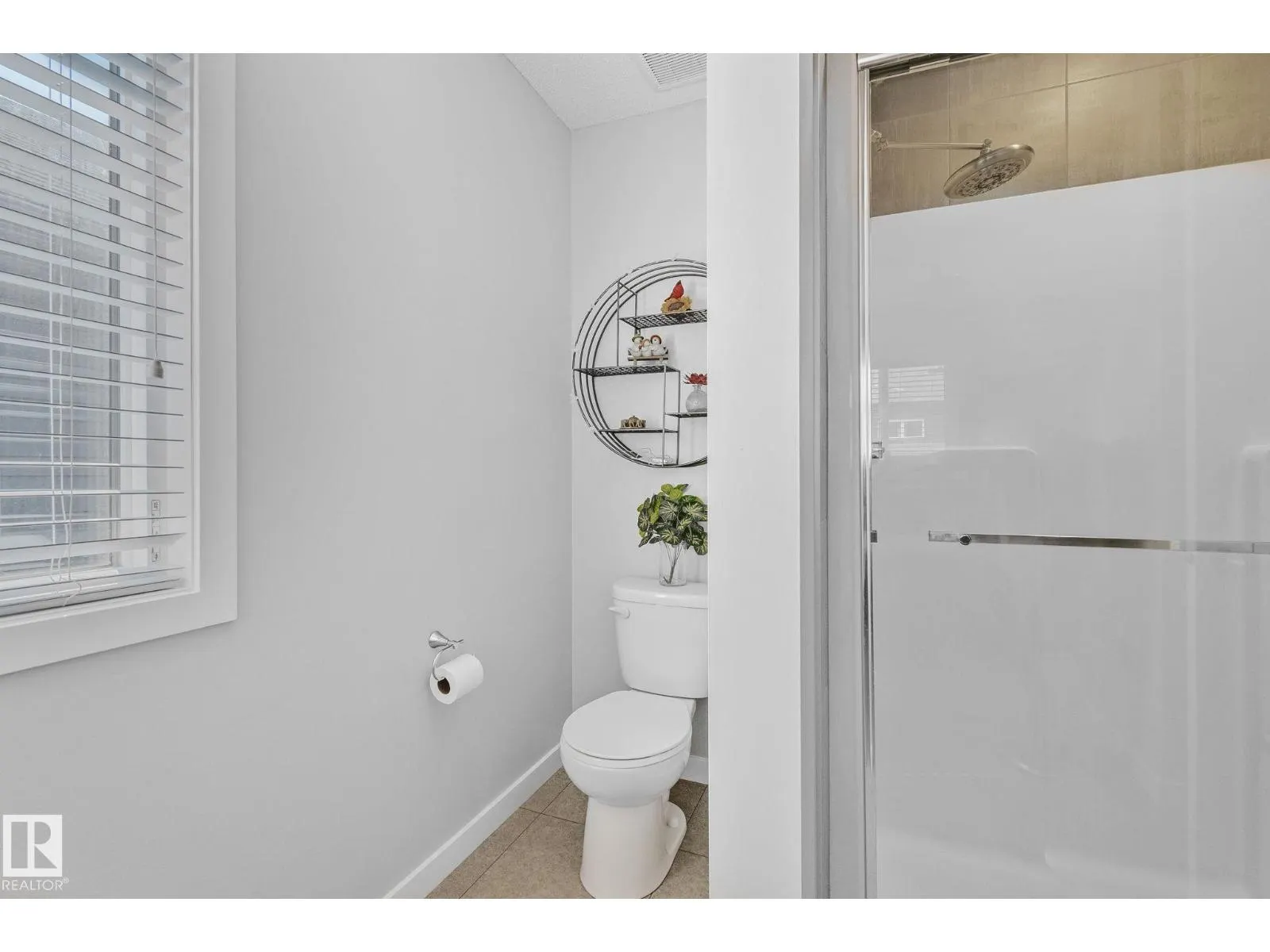 17611 76 ST NW