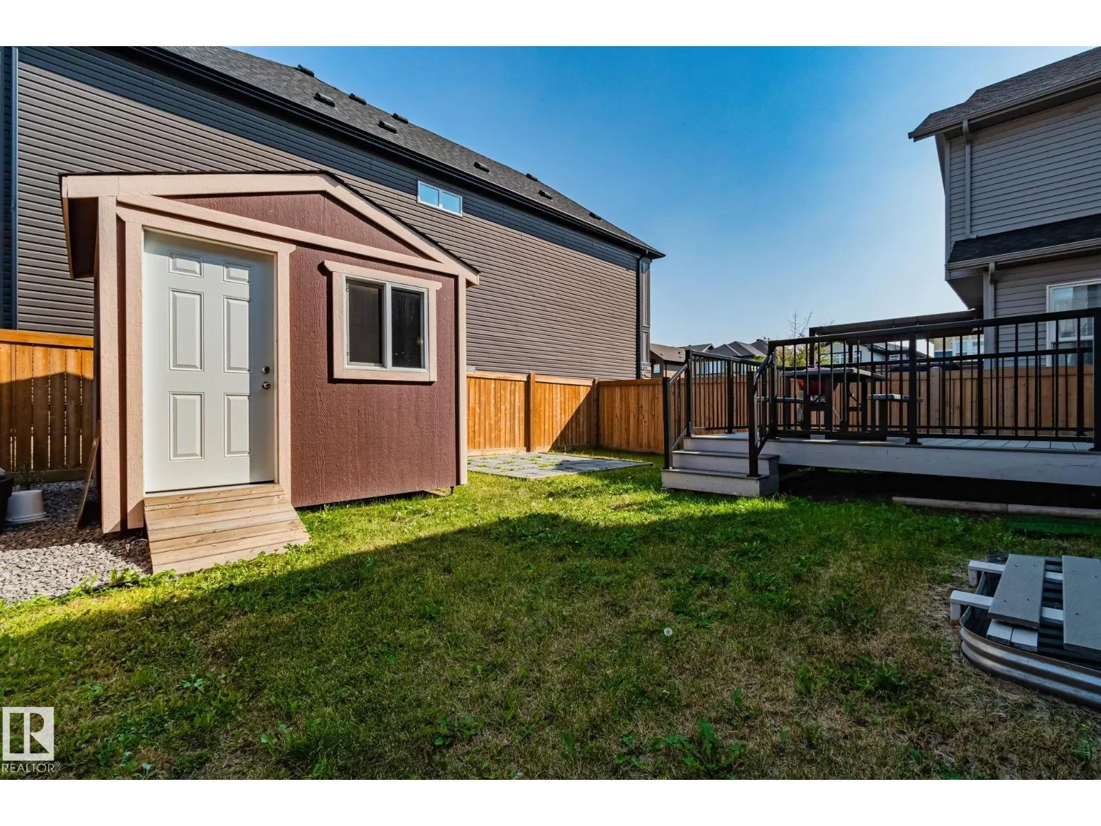 17611 76 ST NW