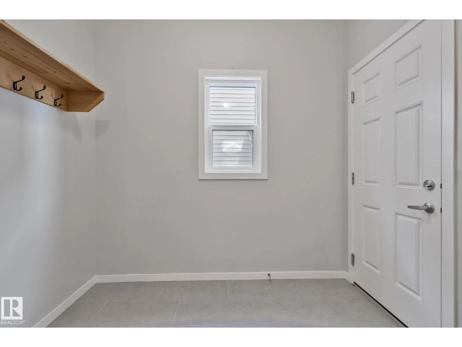 17611 76 ST NW