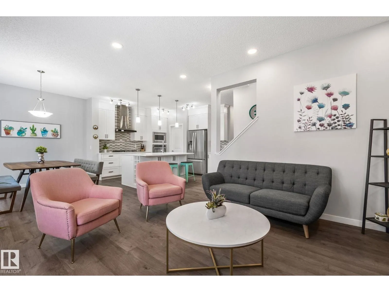 17611 76 ST NW