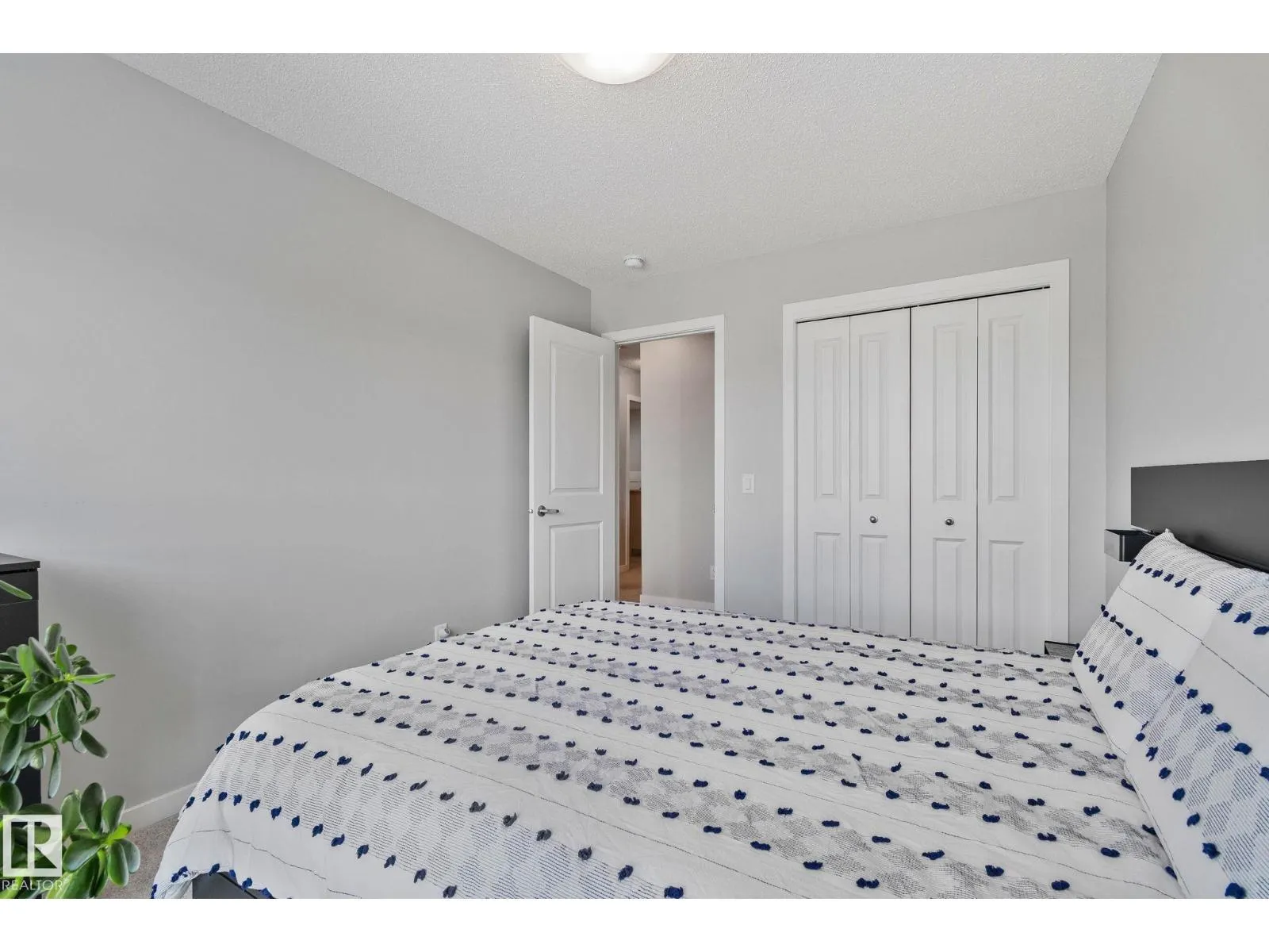 17611 76 ST NW