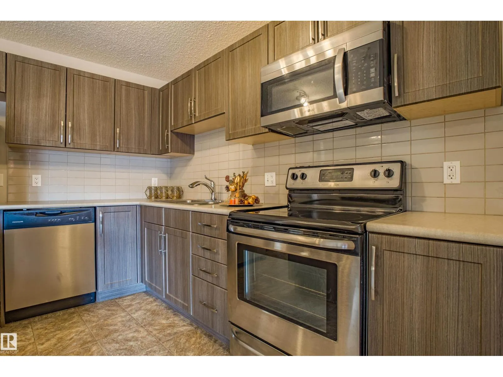 #211 1820 RUTHERFORD RD SW SW
