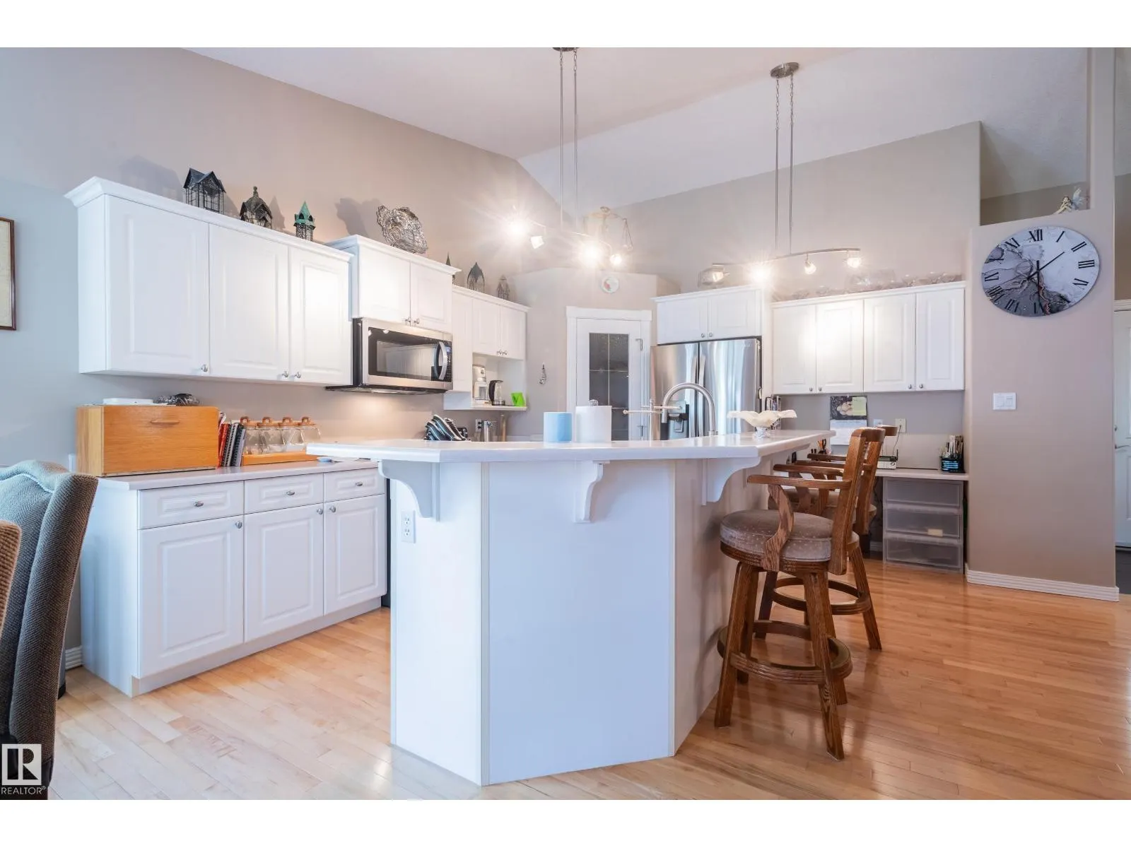 28 OAKDALE PL