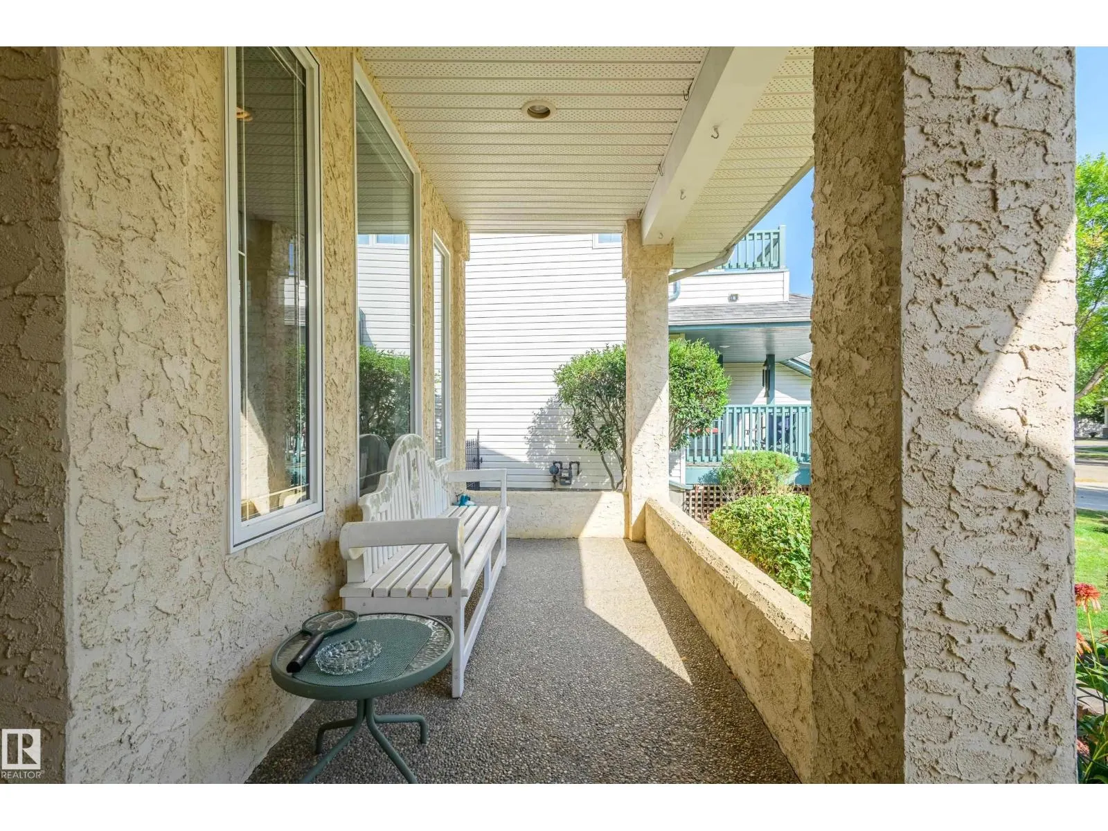 28 OAKDALE PL