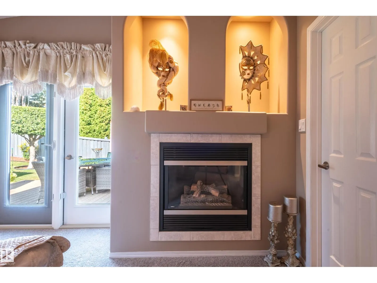 28 OAKDALE PL