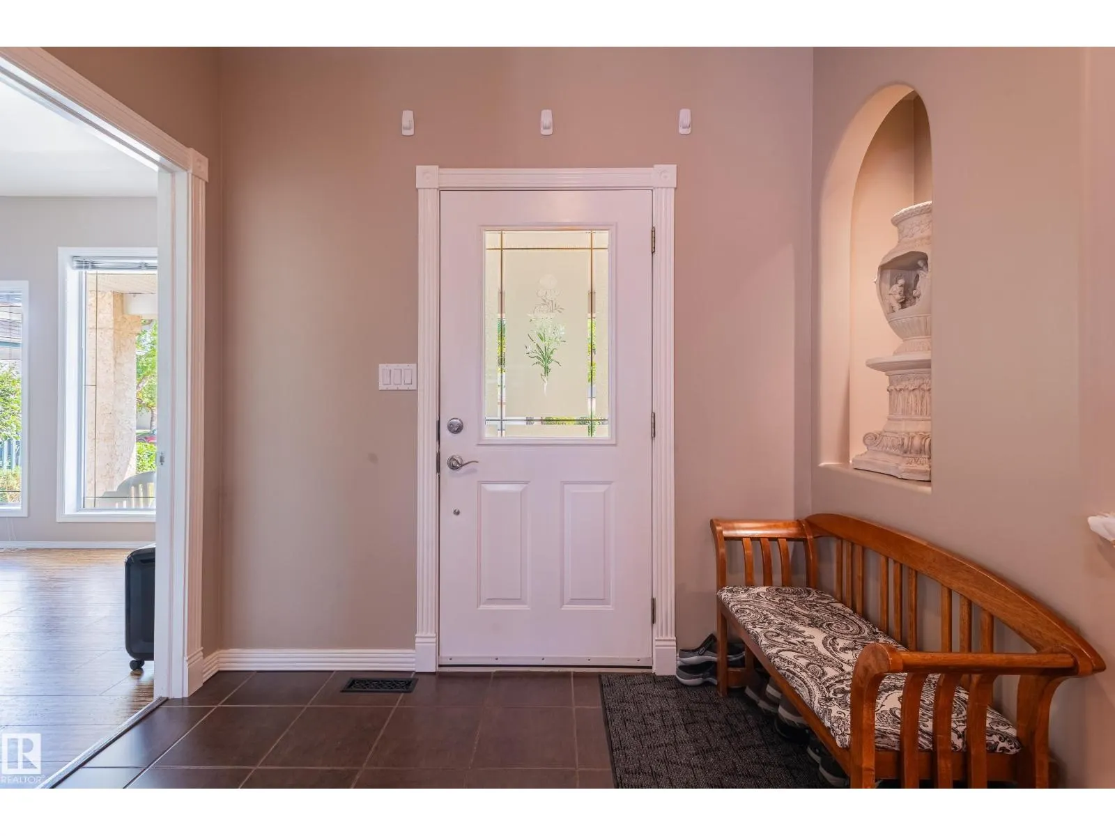 28 OAKDALE PL