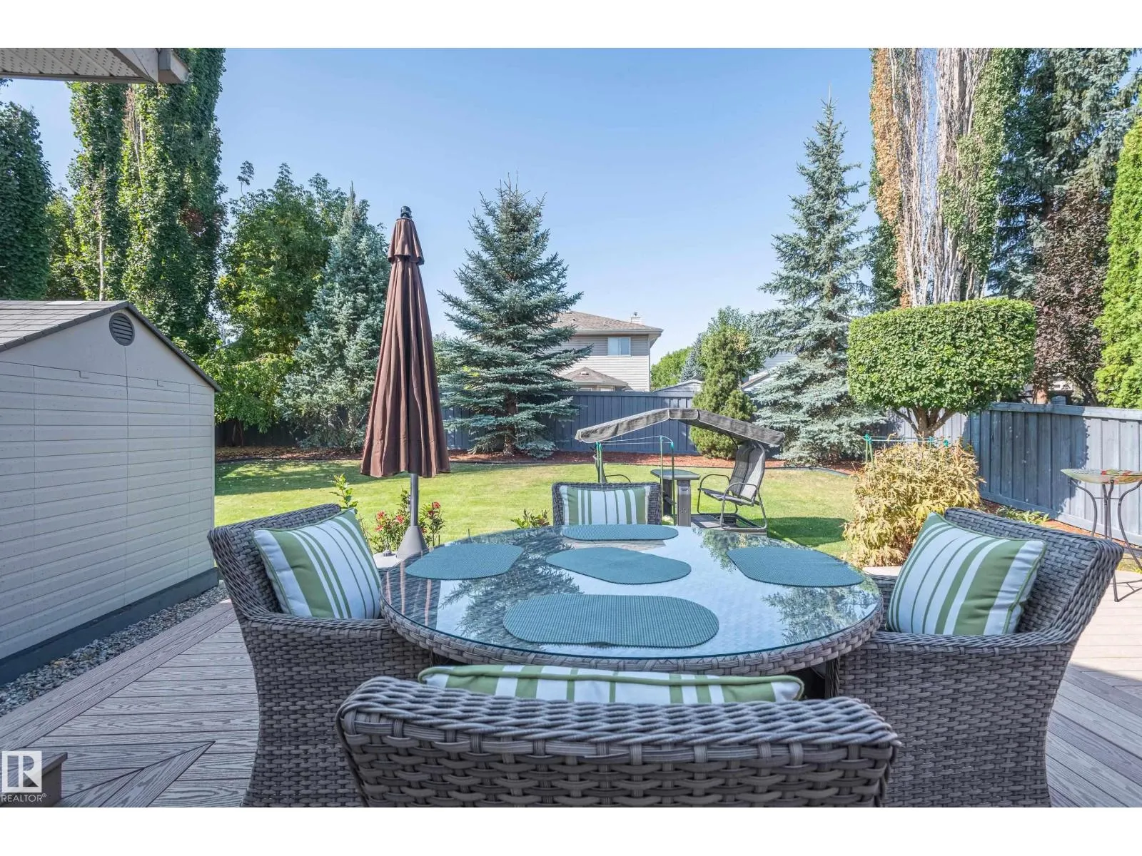 28 OAKDALE PL