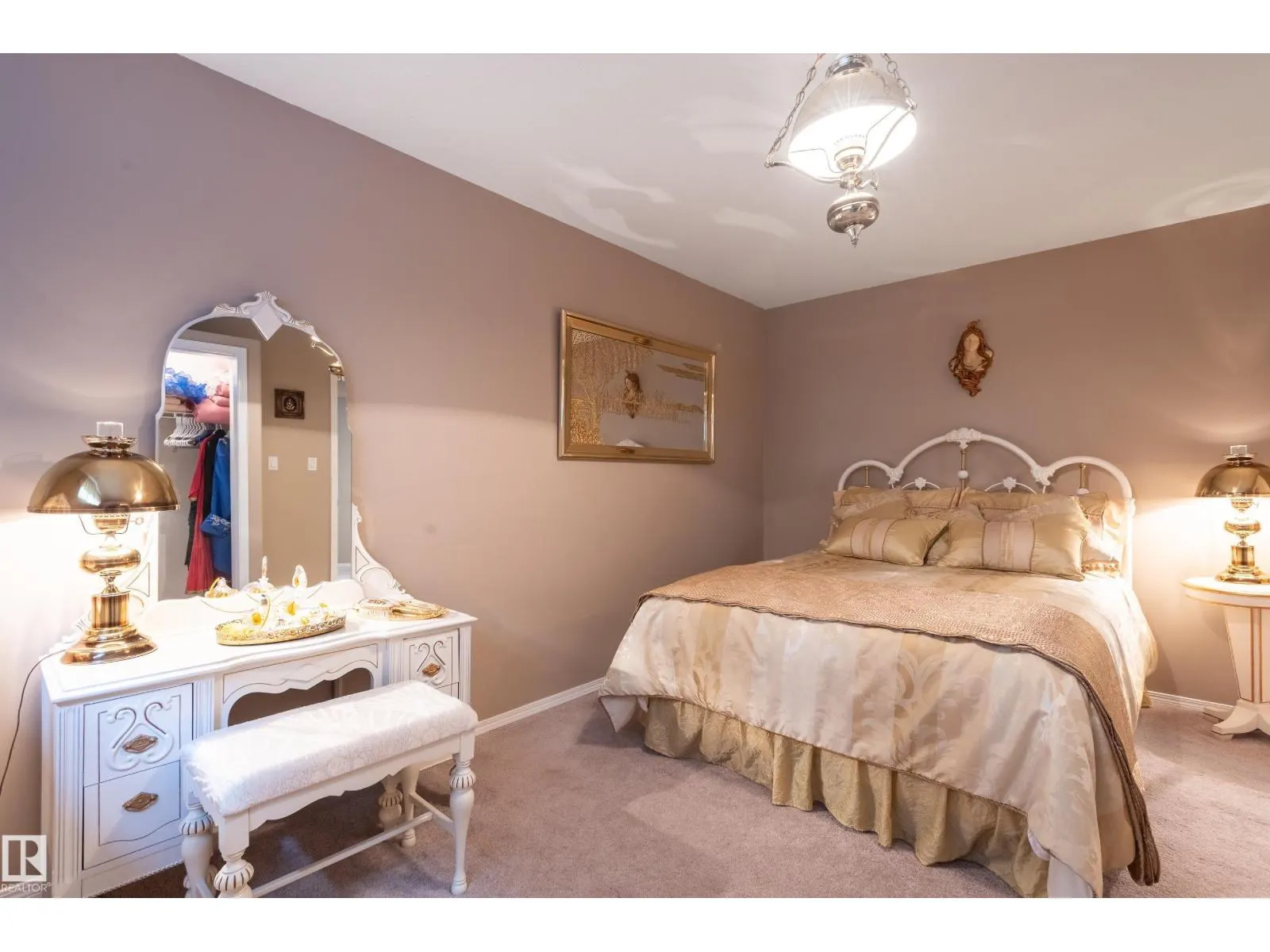 28 OAKDALE PL