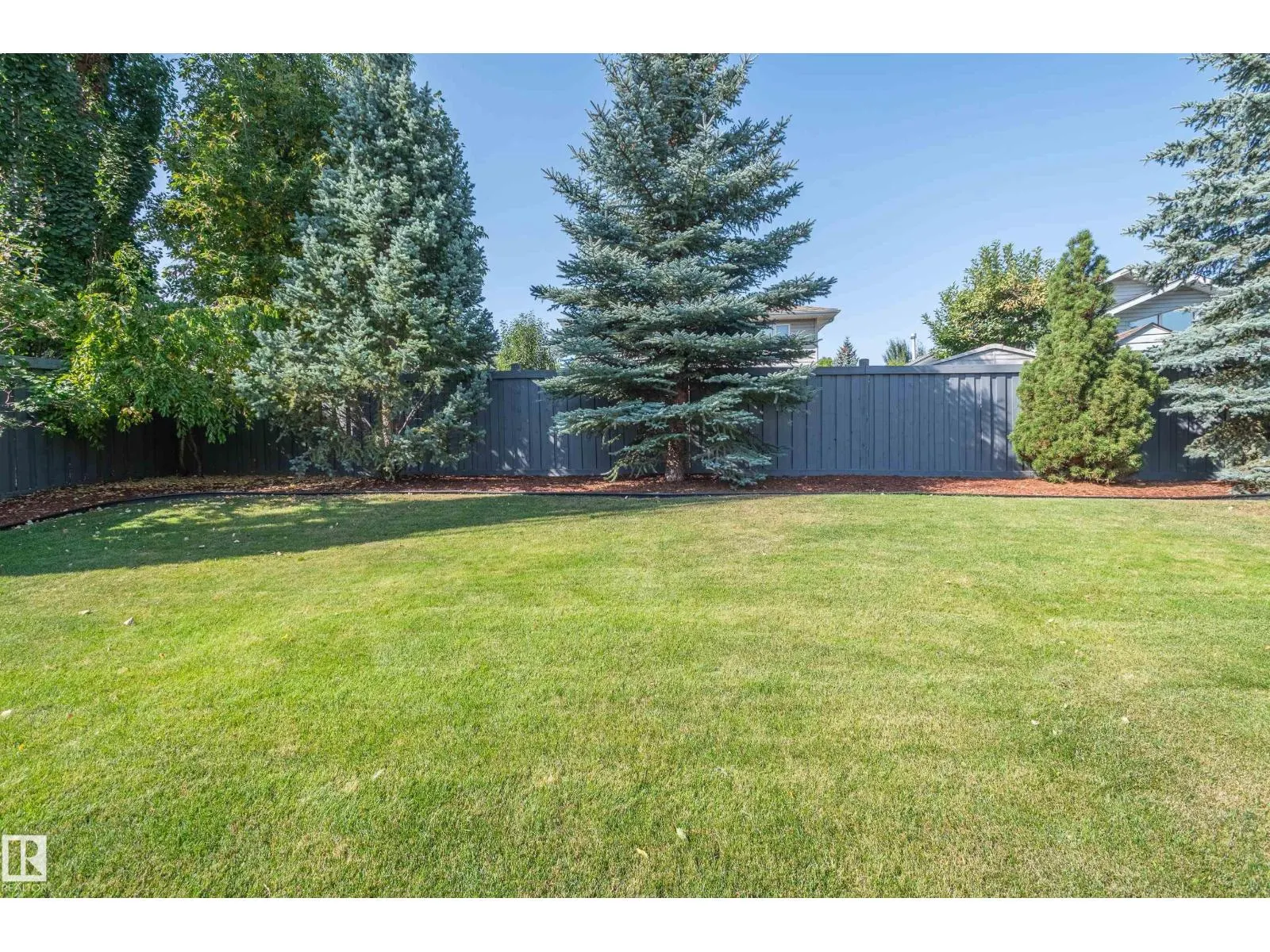 28 OAKDALE PL