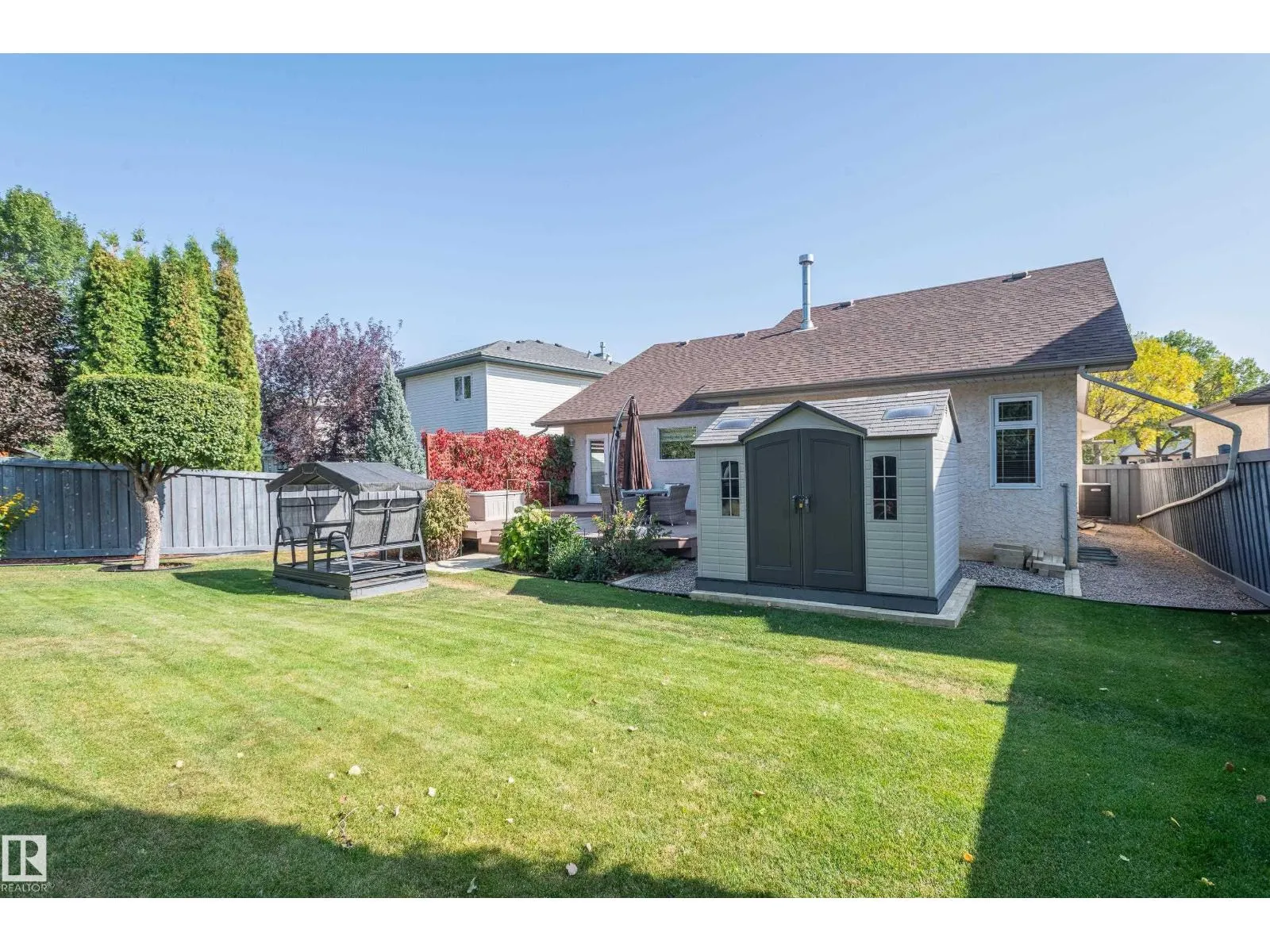 28 OAKDALE PL
